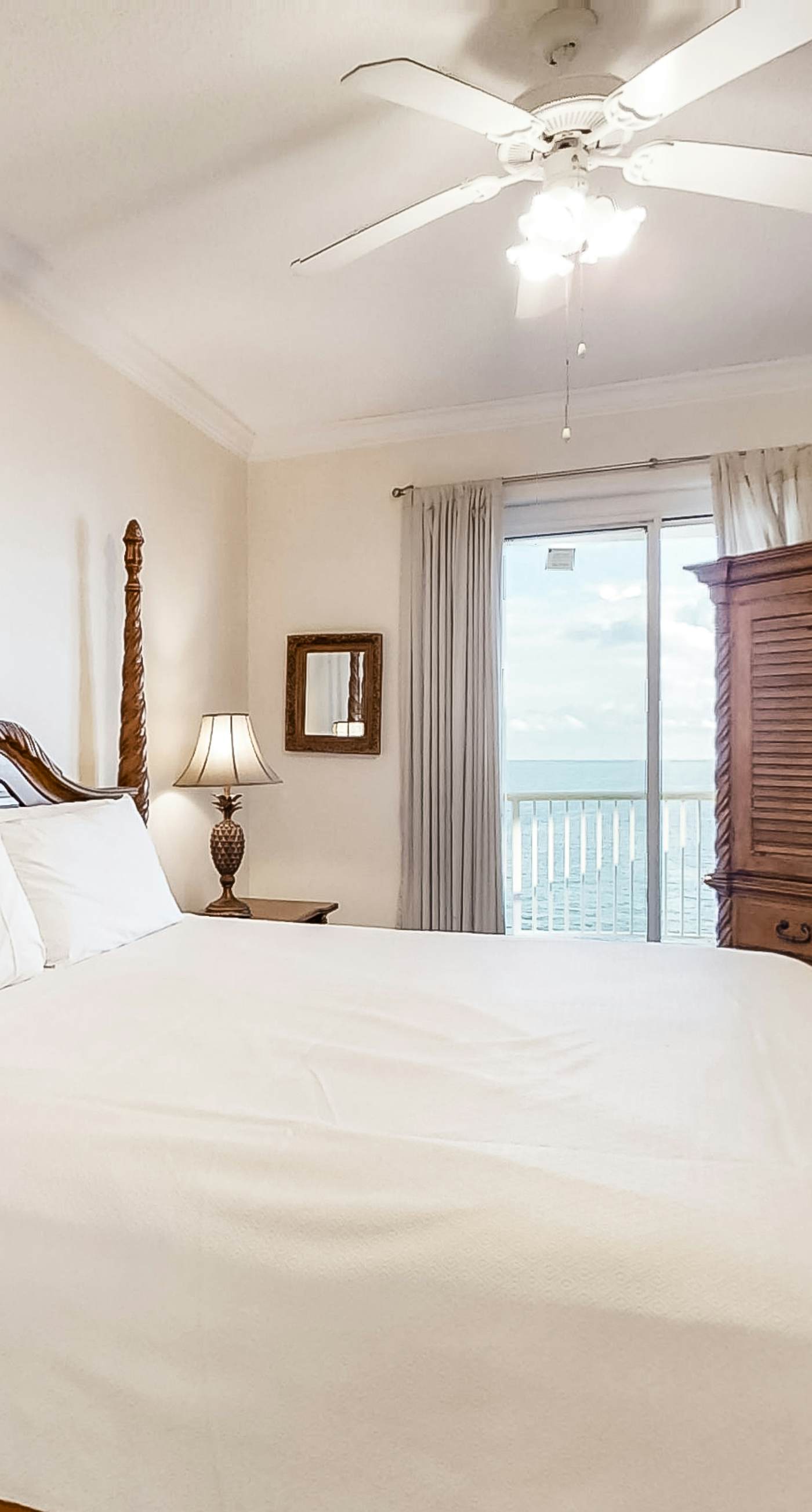 14th-floor family-friendly Gulf-front condo with balcony, hot tub, pool, & AC