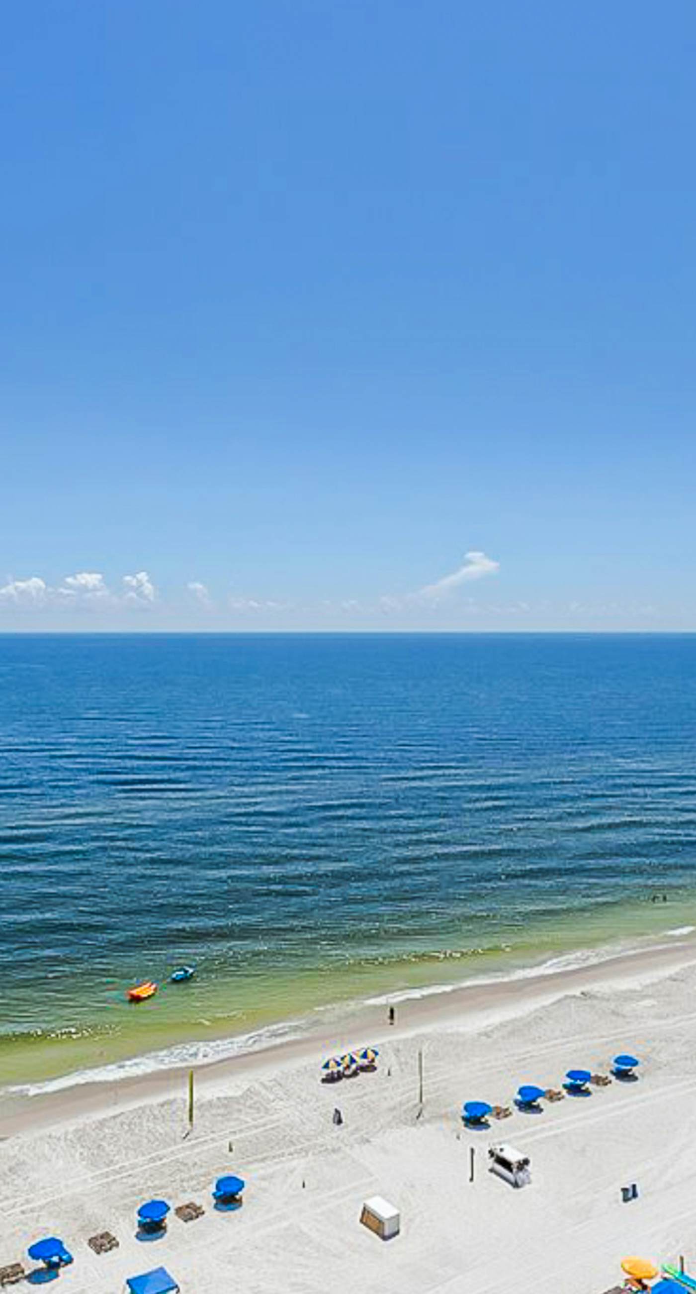 14th-floor family-friendly Gulf-front condo with balcony, hot tub, pool, & AC