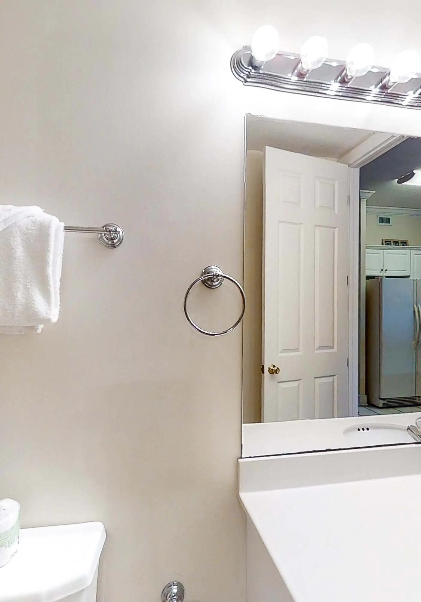 14th-floor family-friendly Gulf-front condo with balcony, hot tub, pool, & AC