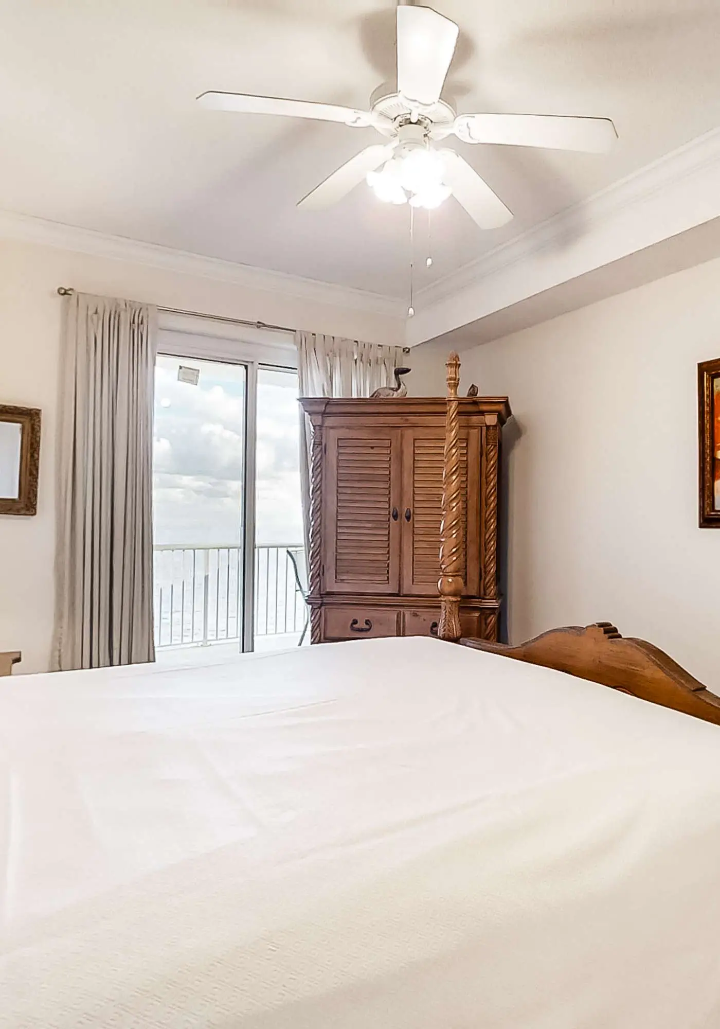 14th-floor family-friendly Gulf-front condo with balcony, hot tub, pool, & AC