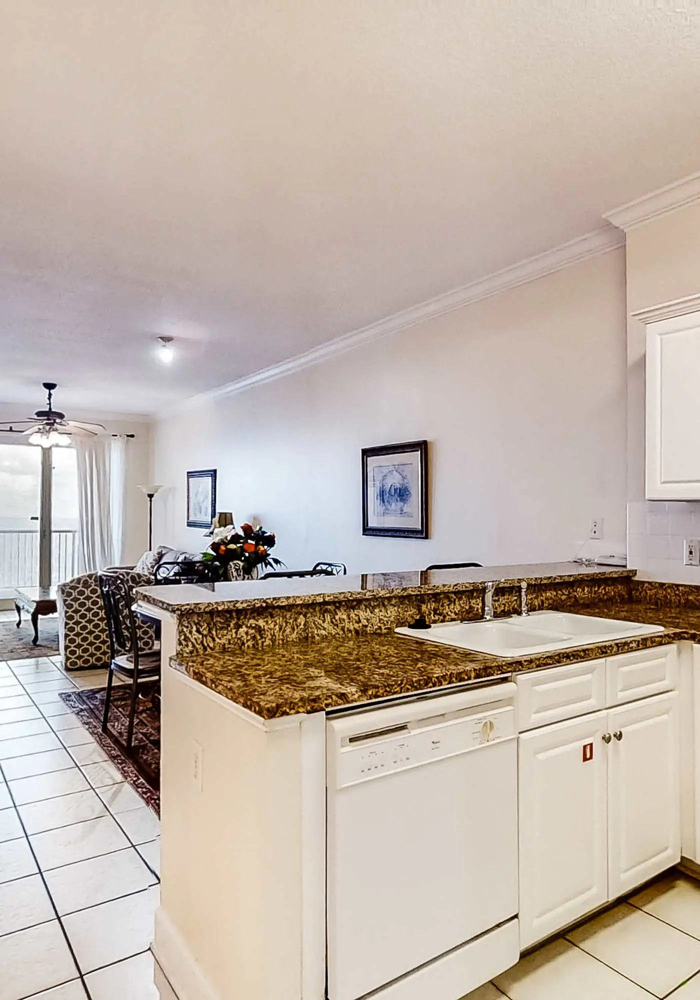 14th-floor family-friendly Gulf-front condo with balcony, hot tub, pool, & AC