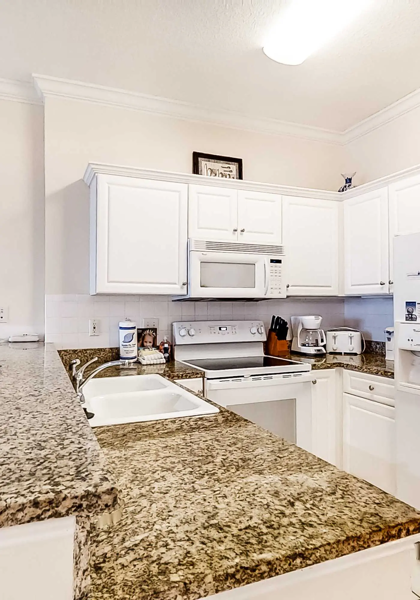 14th-floor family-friendly Gulf-front condo with balcony, hot tub, pool, & AC