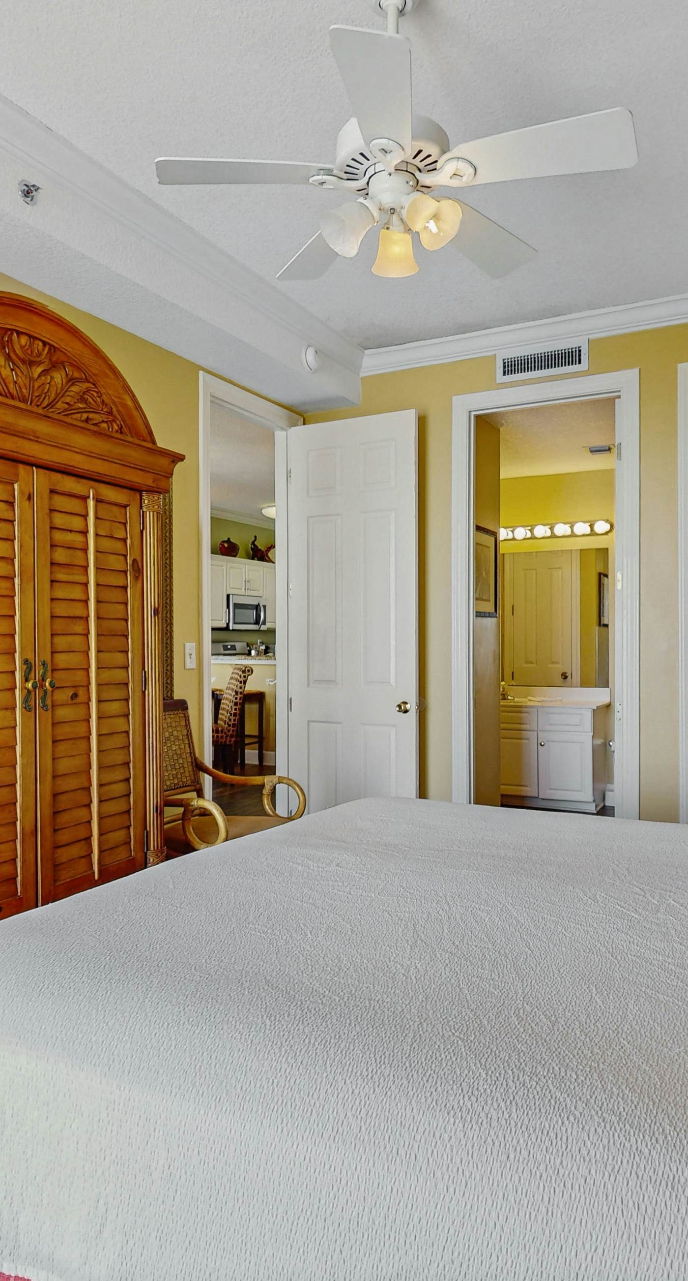 Family-friendly Gulf-front condo with private balcony, hot tub, pool, & gym