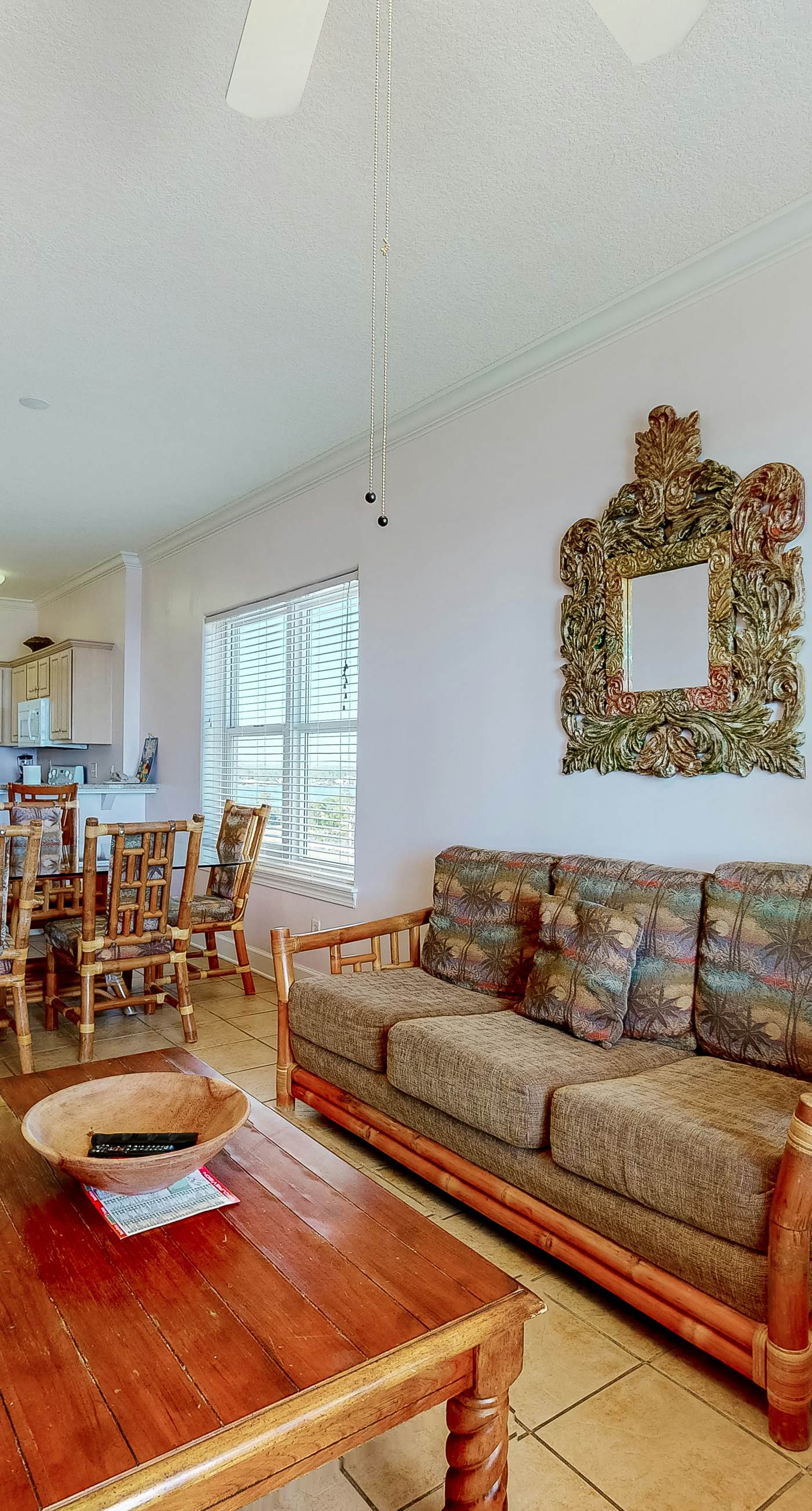 Gulf-Front, 12th-Floor Condo w Great View, Balcony, AC & Shared Pools Hot Tubs