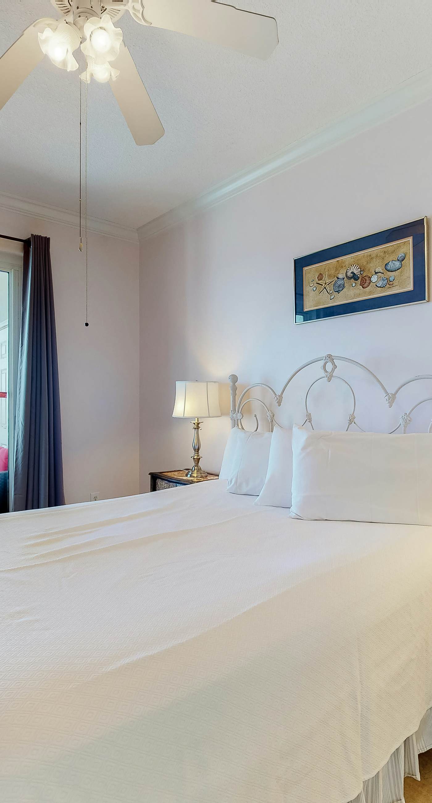 Gulf-Front, 12th-Floor Condo w Great View, Balcony, AC & Shared Pools Hot Tubs