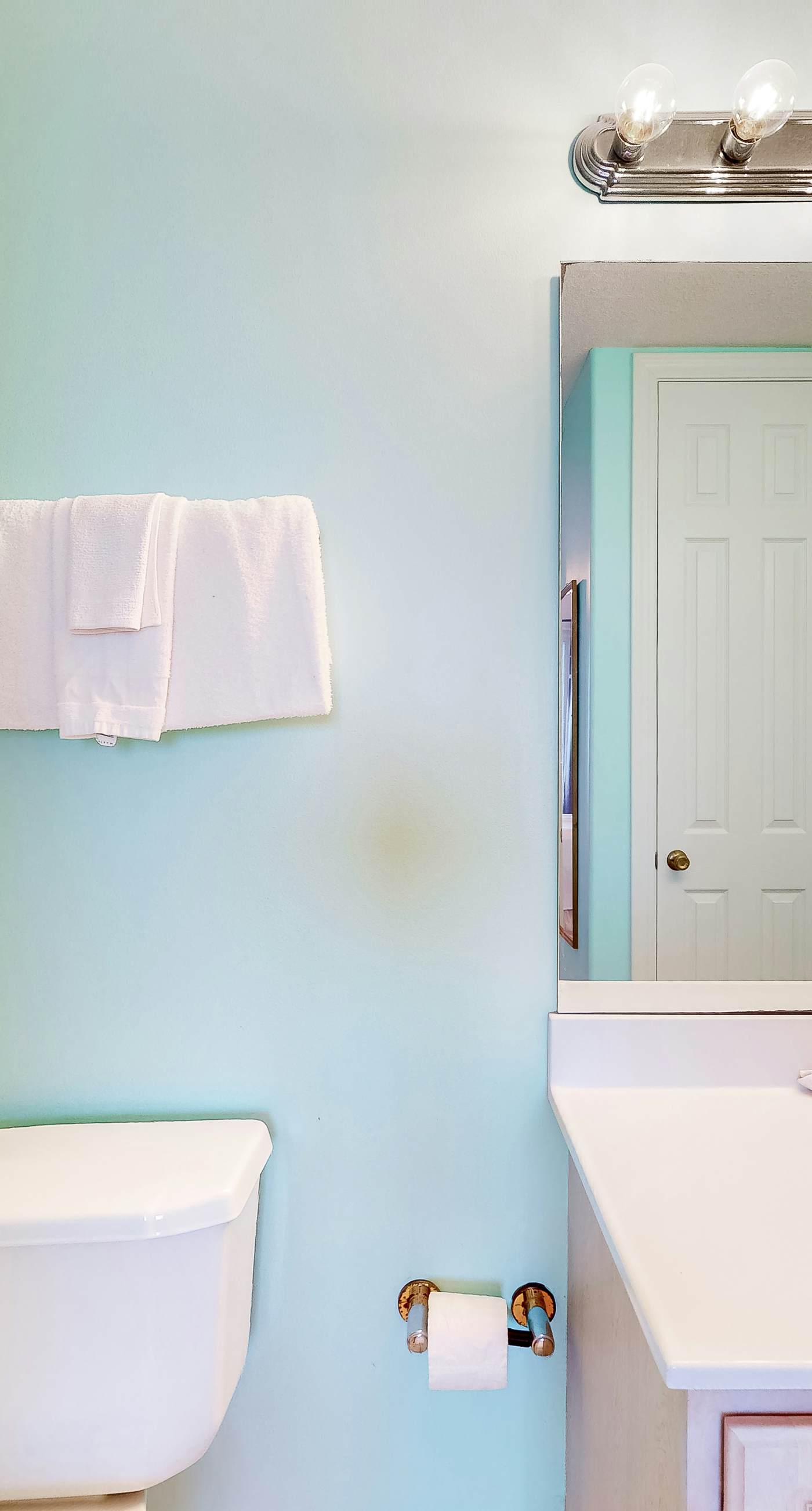 Gulf-Front, 12th-Floor Condo w Great View, Balcony, AC & Shared Pools Hot Tubs