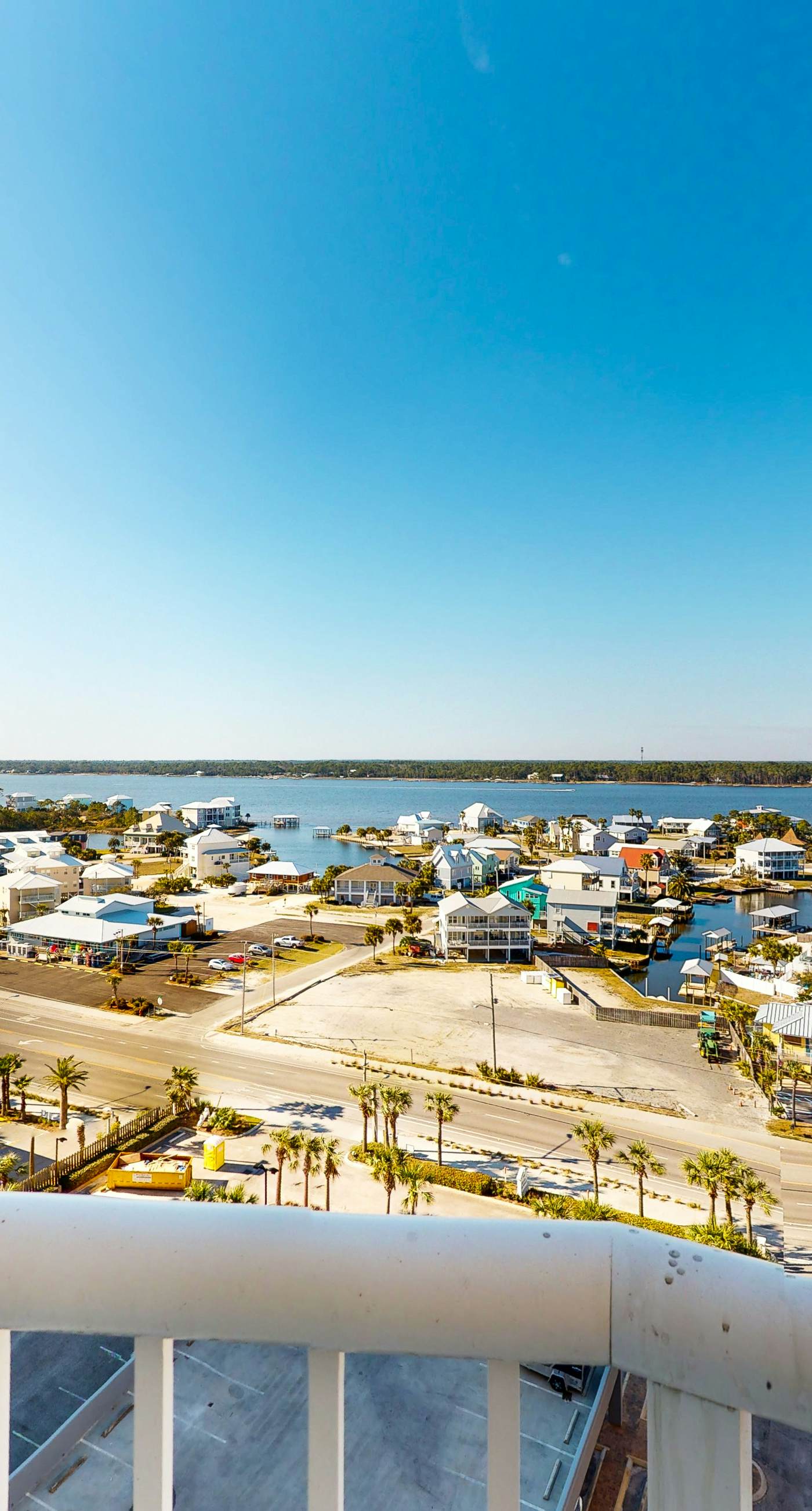 Gulf-Front, 12th-Floor Condo w Great View, Balcony, AC & Shared Pools Hot Tubs