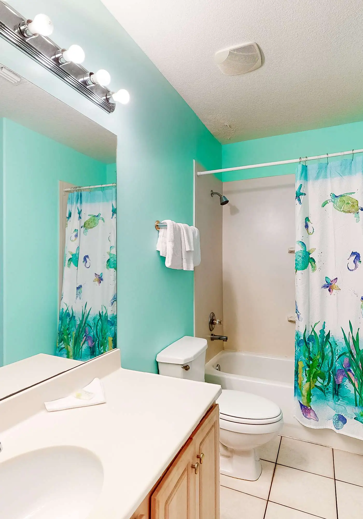 Gulf-Front, 12th-Floor Condo w Great View, Balcony, AC & Shared Pools Hot Tubs