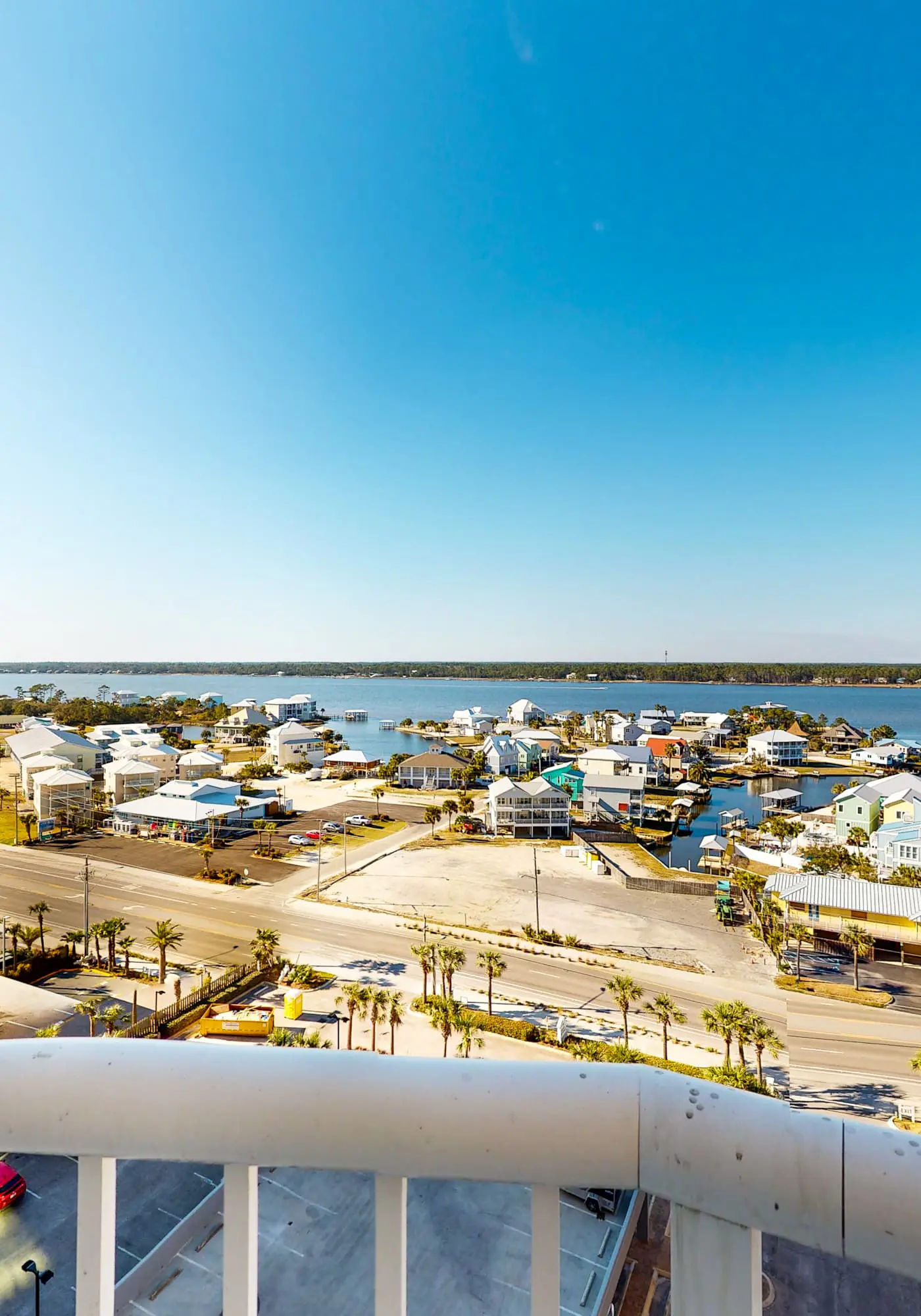 Gulf-Front, 12th-Floor Condo w Great View, Balcony, AC & Shared Pools Hot Tubs