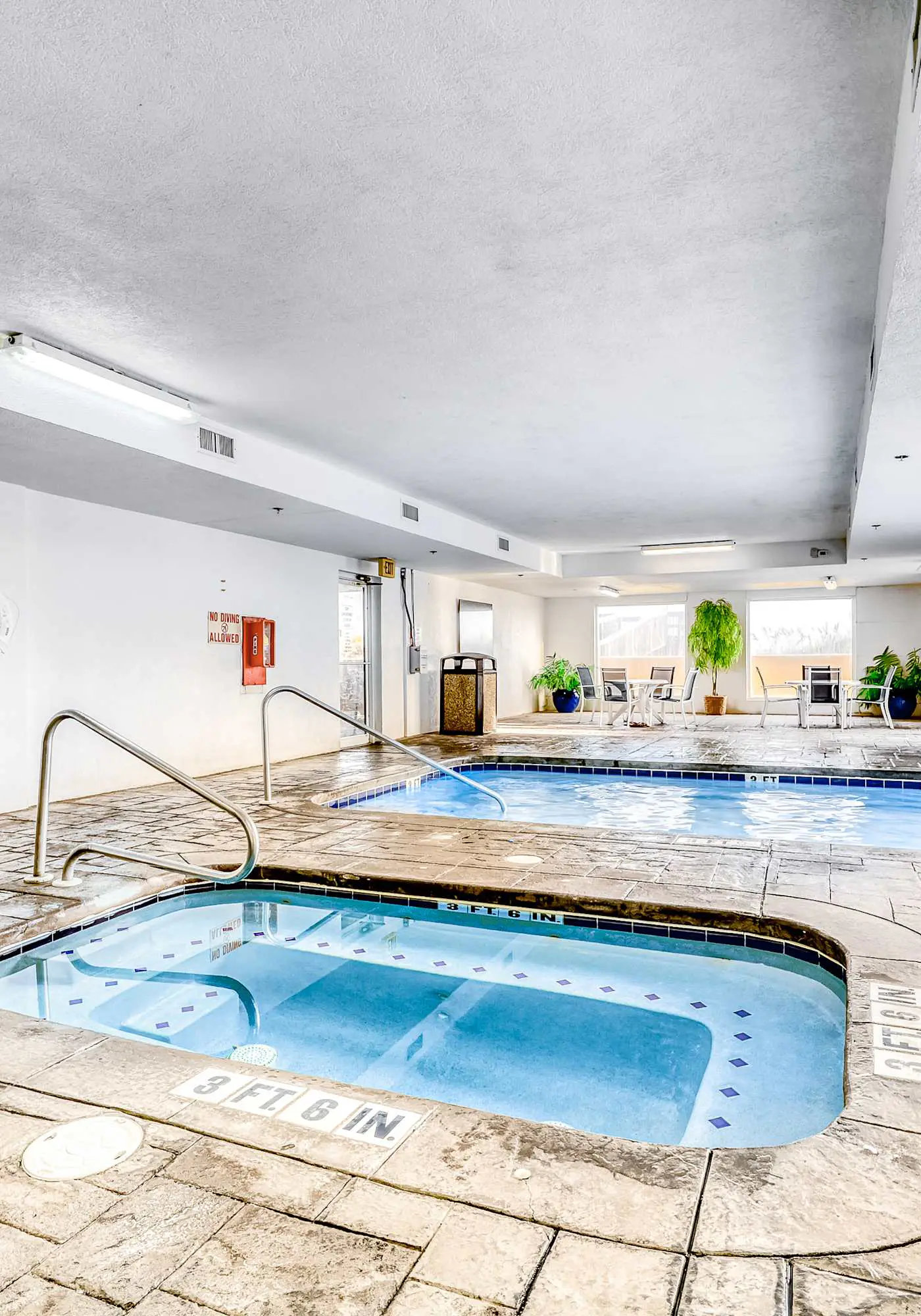 Gulf-Front, 12th-Floor Condo w Great View, Balcony, AC & Shared Pools Hot Tubs