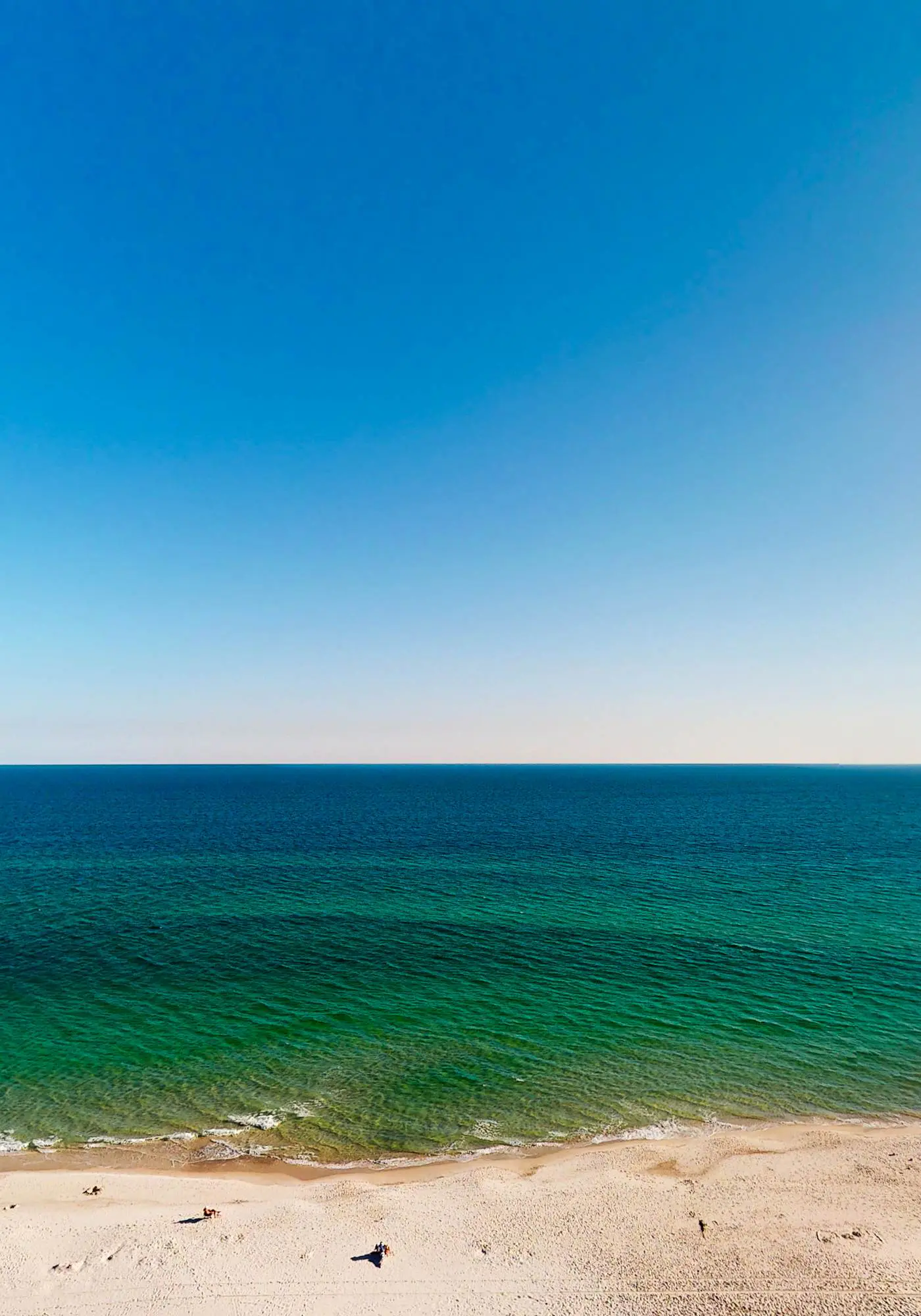 Gulf-Front, 12th-Floor Condo w Great View, Balcony, AC & Shared Pools Hot Tubs