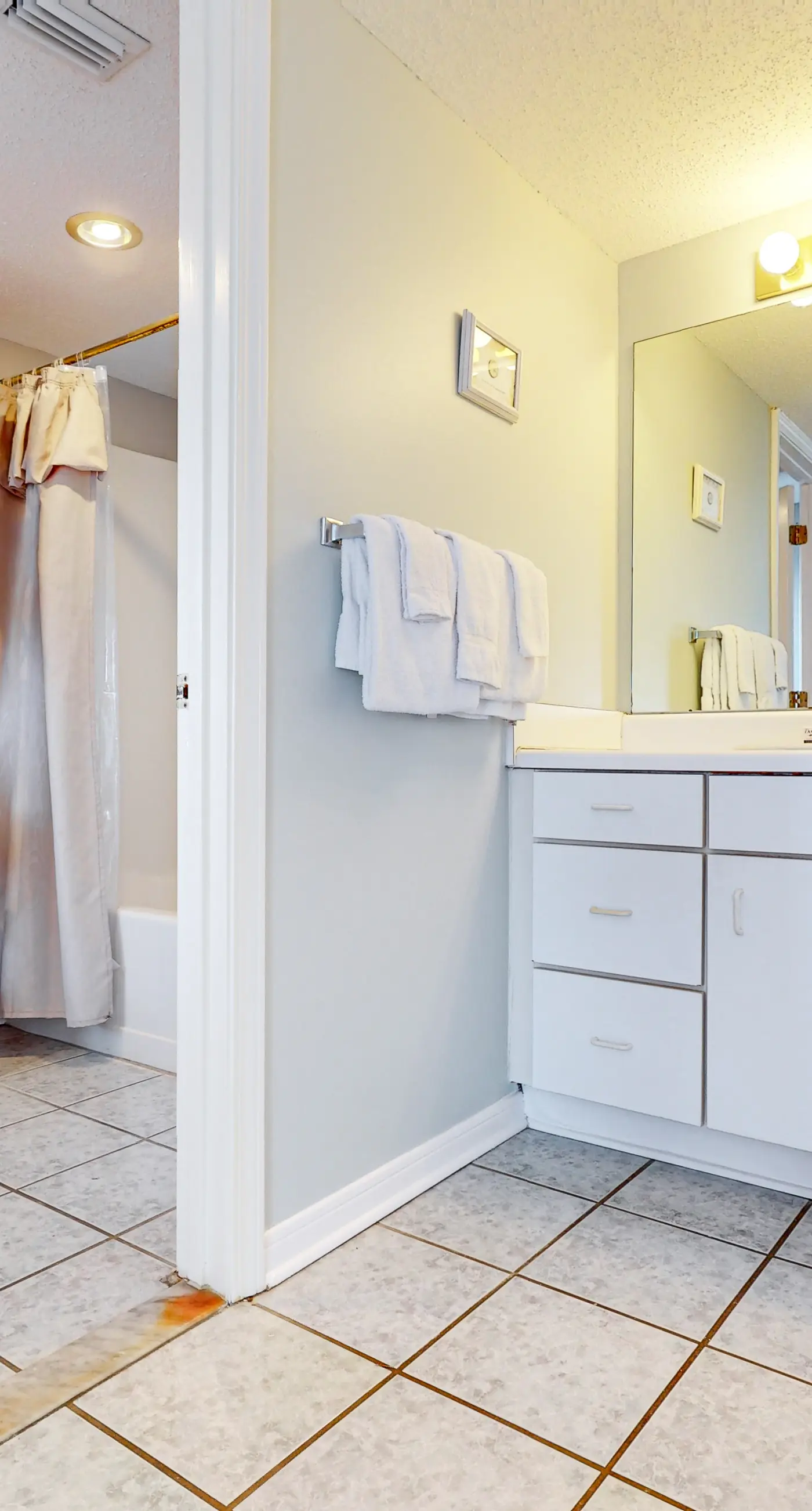 Gulf-front condo with beach views, balcony, central AC & pool