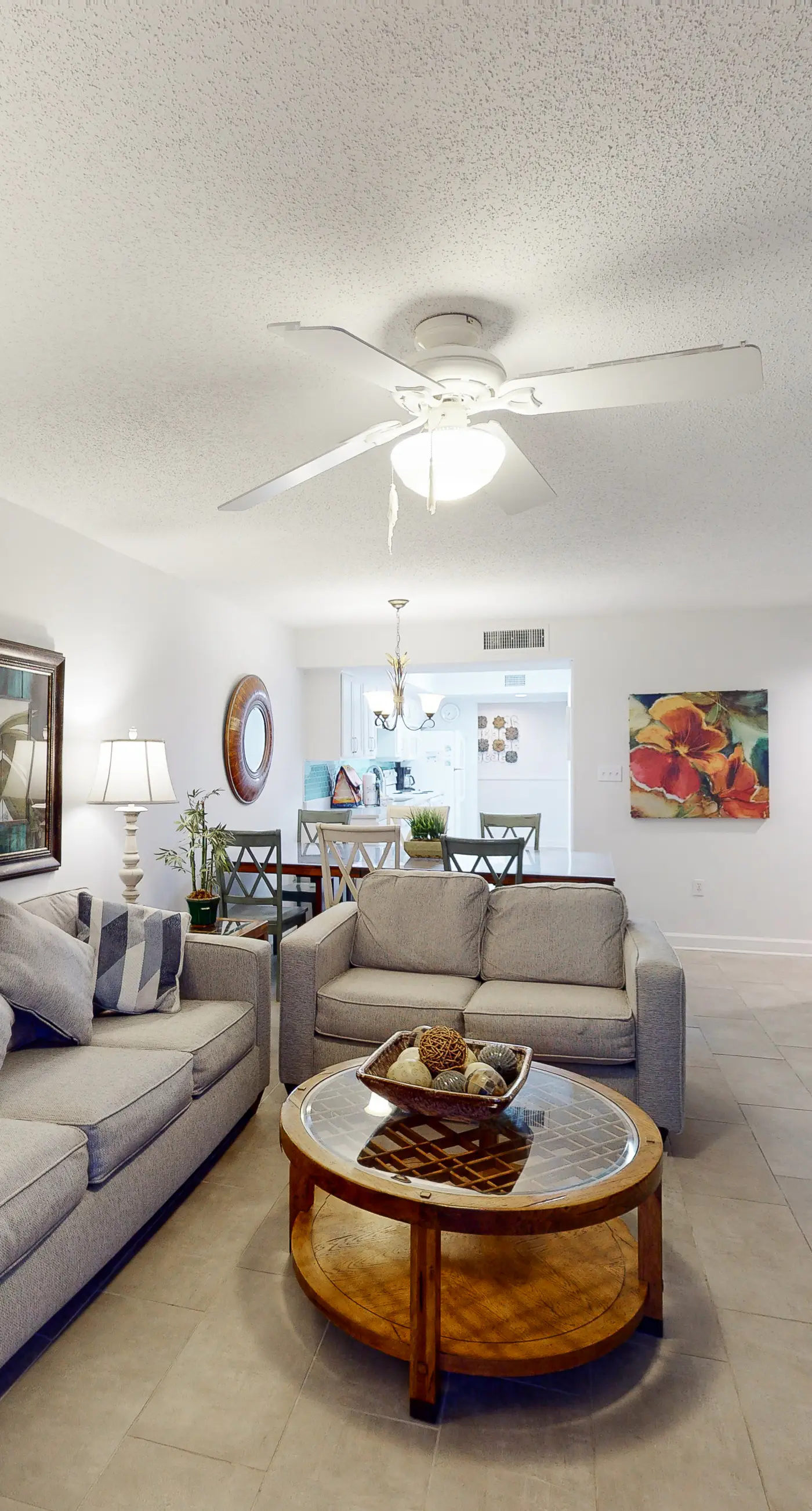 Renovated Gulf-front condo with lovely view, balcony, AC, W&D & pool