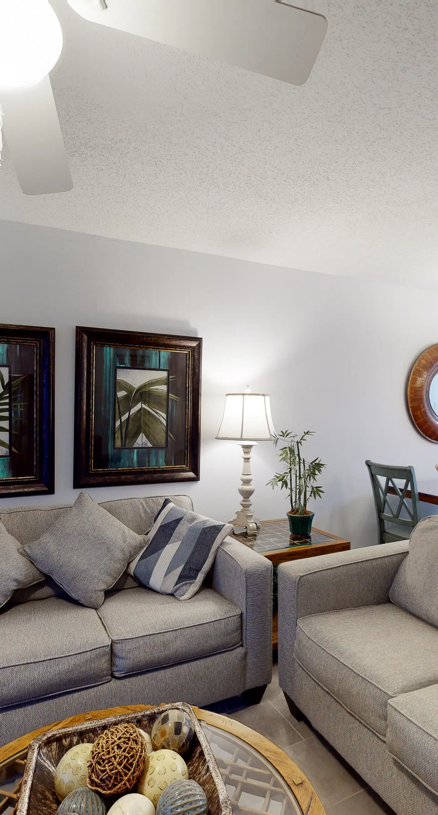 Renovated Gulf-front condo with lovely view, balcony, AC, W&D & pool