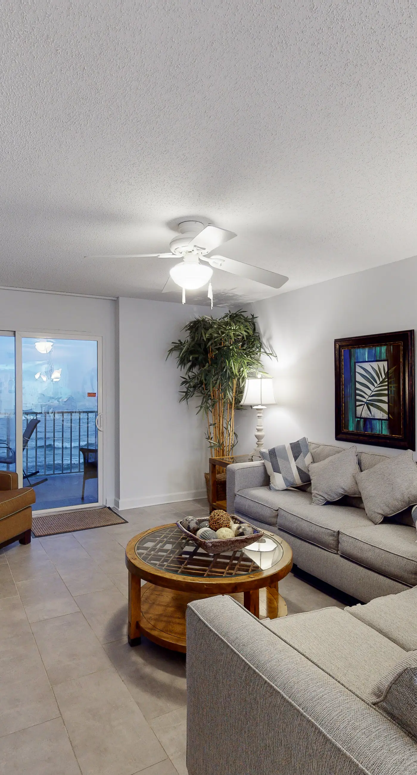 Renovated Gulf-front condo with lovely view, balcony, AC, W&D & pool