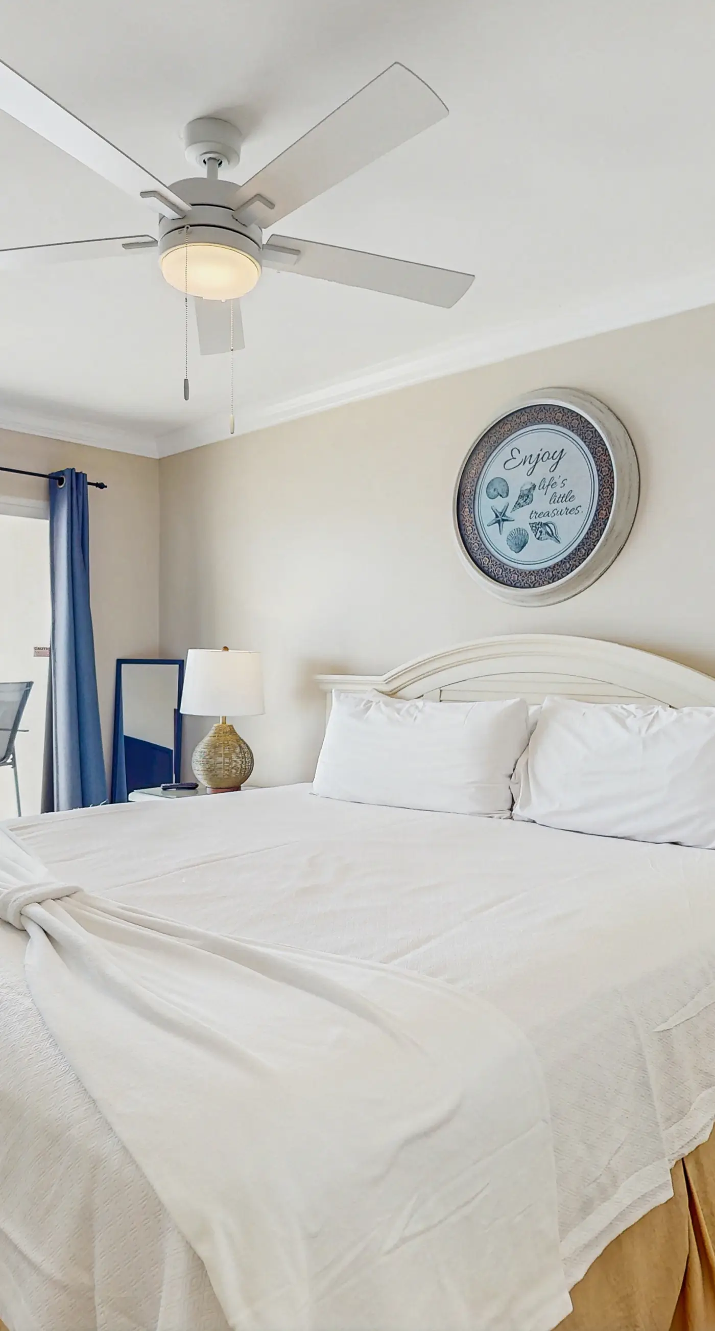 Elegant, Gulf-front condo with amazing view, pool, covered balcony, W/D & AC