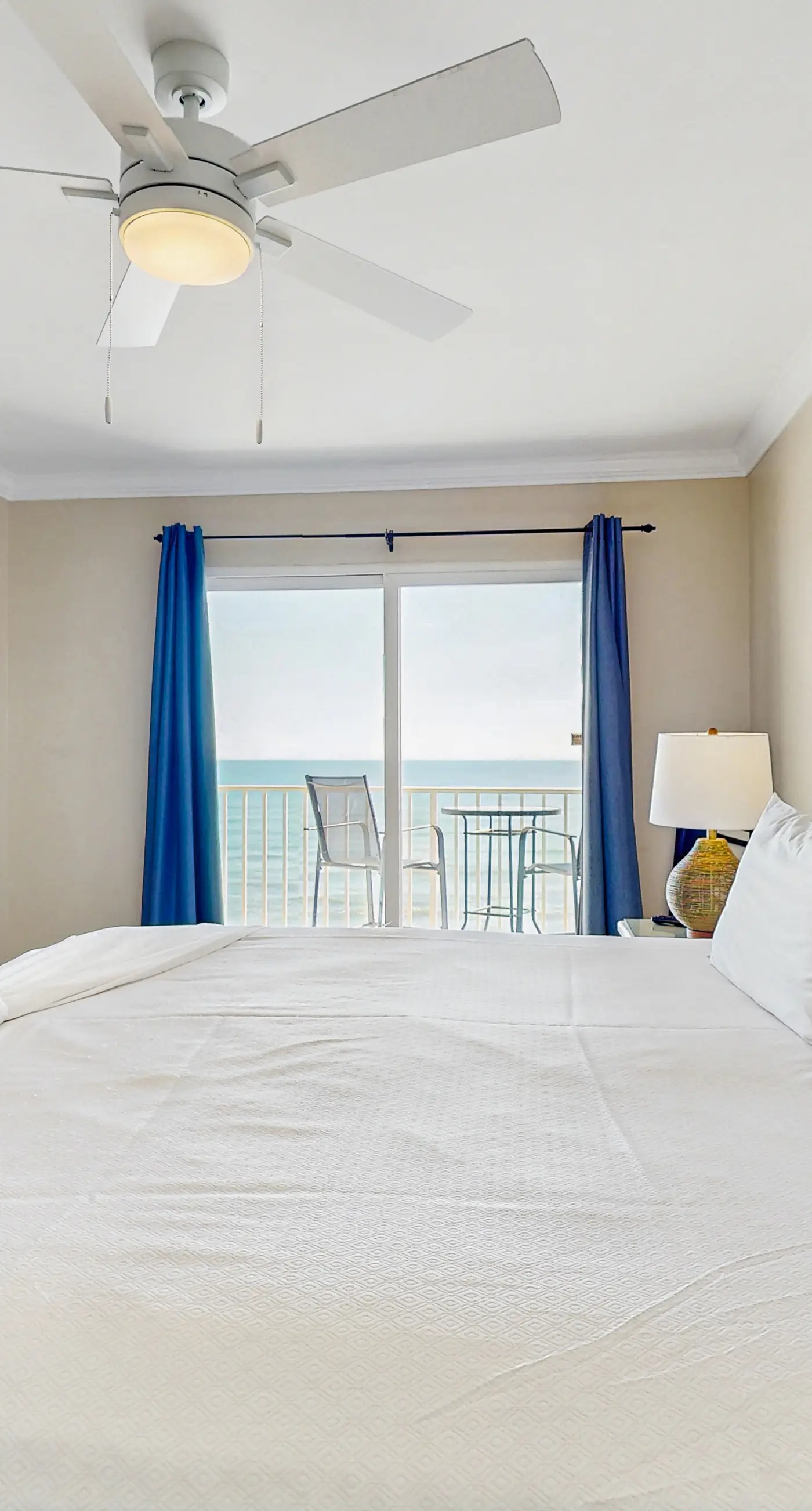 Elegant, Gulf-front condo with amazing view, pool, covered balcony, W/D & AC