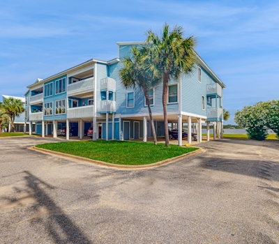 Dog-Friendly Condo with Shared Pool, Pier, and Beach Access
