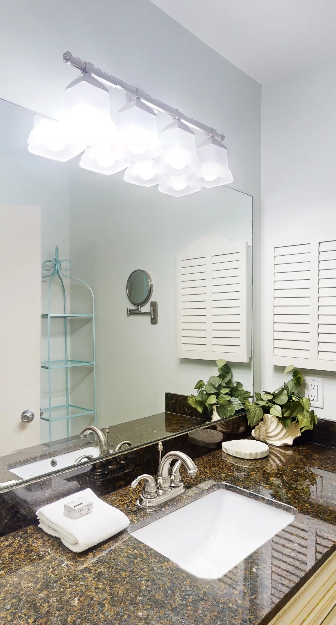 Dog-Friendly Condo with Shared Pool, Pier, and Beach Access