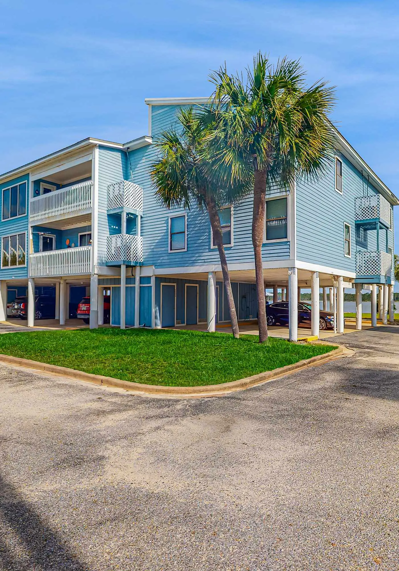 Dog-Friendly Condo with Shared Pool, Pier, and Beach Access