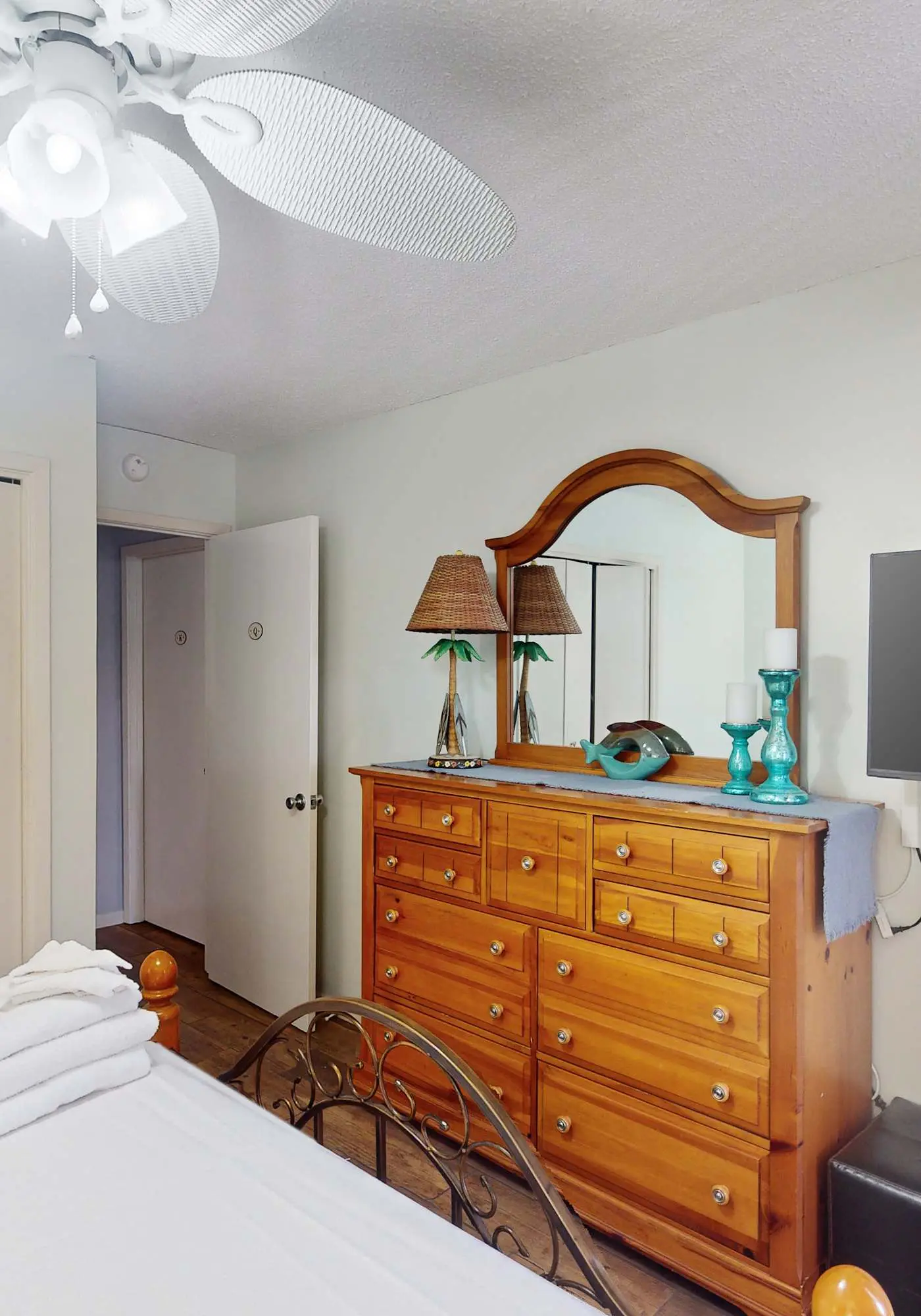 Dog-Friendly Condo with Shared Pool, Pier, and Beach Access