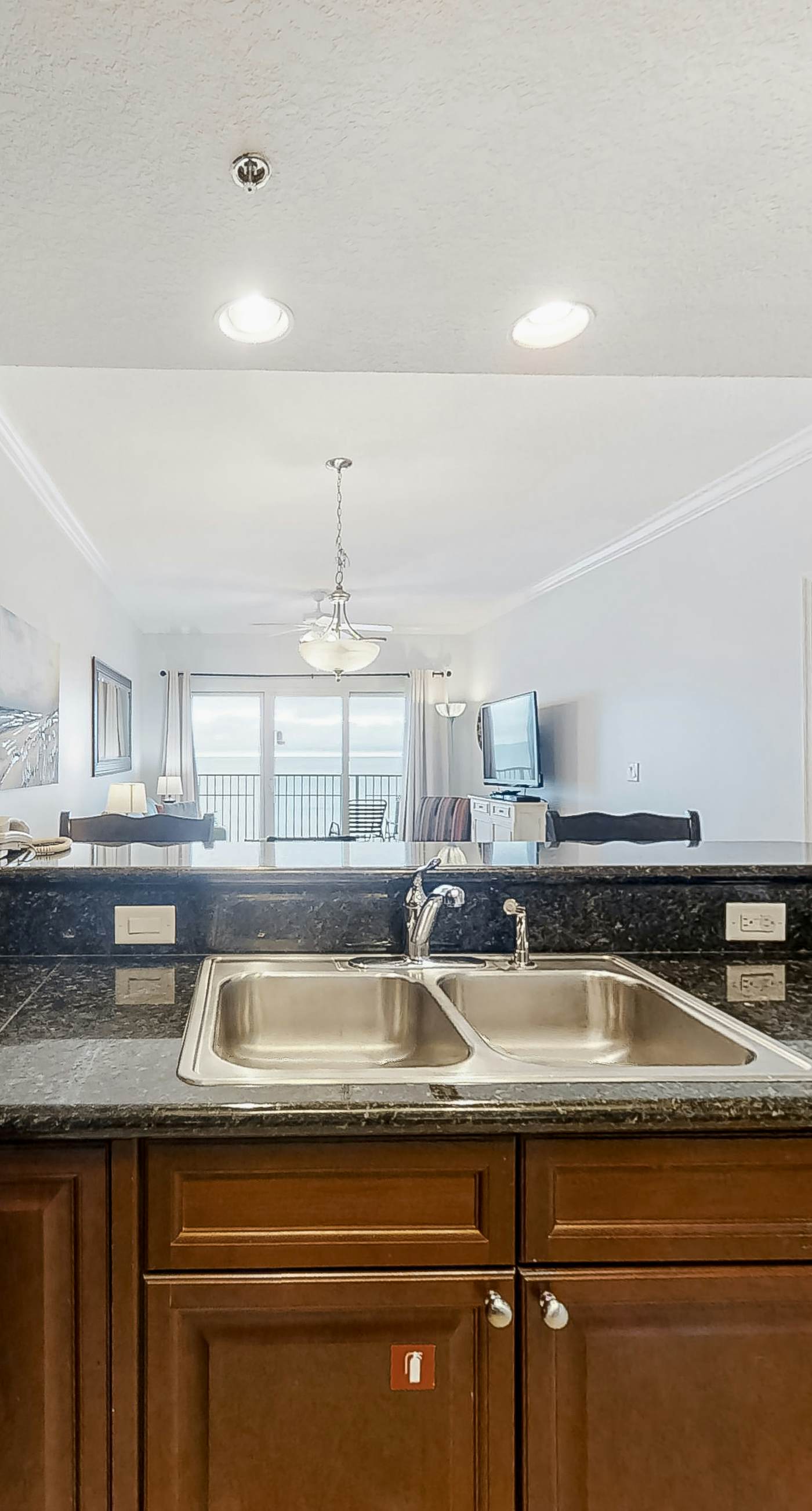 Well-Appointed Condo in Beachfront Luxury Resort with Shared Pool, Sauna, Balcony