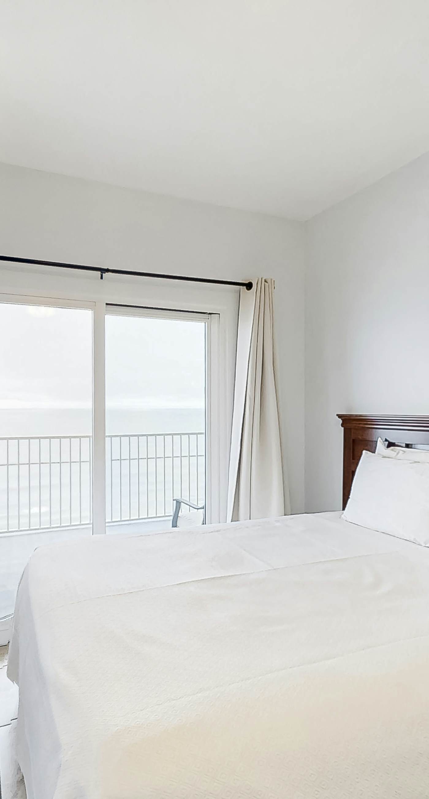 Well-Appointed Condo in Beachfront Luxury Resort with Shared Pool, Sauna, Balcony