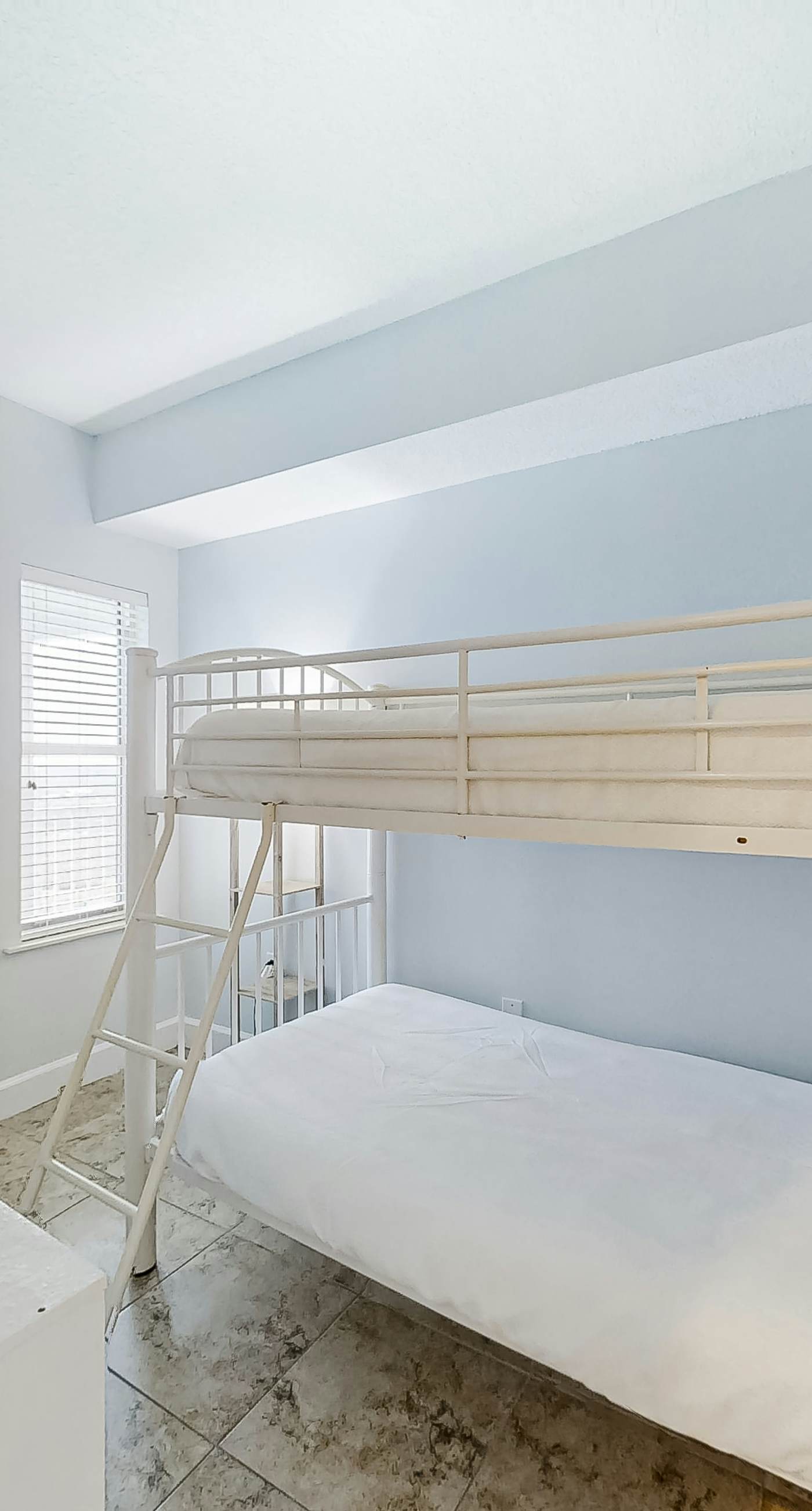 Well-Appointed Condo in Beachfront Luxury Resort with Shared Pool, Sauna, Balcony