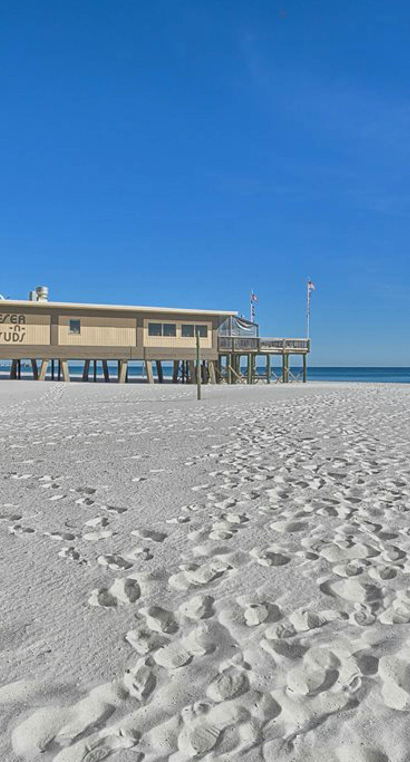 Well-Appointed Condo in Beachfront Luxury Resort with Shared Pool, Sauna, Balcony