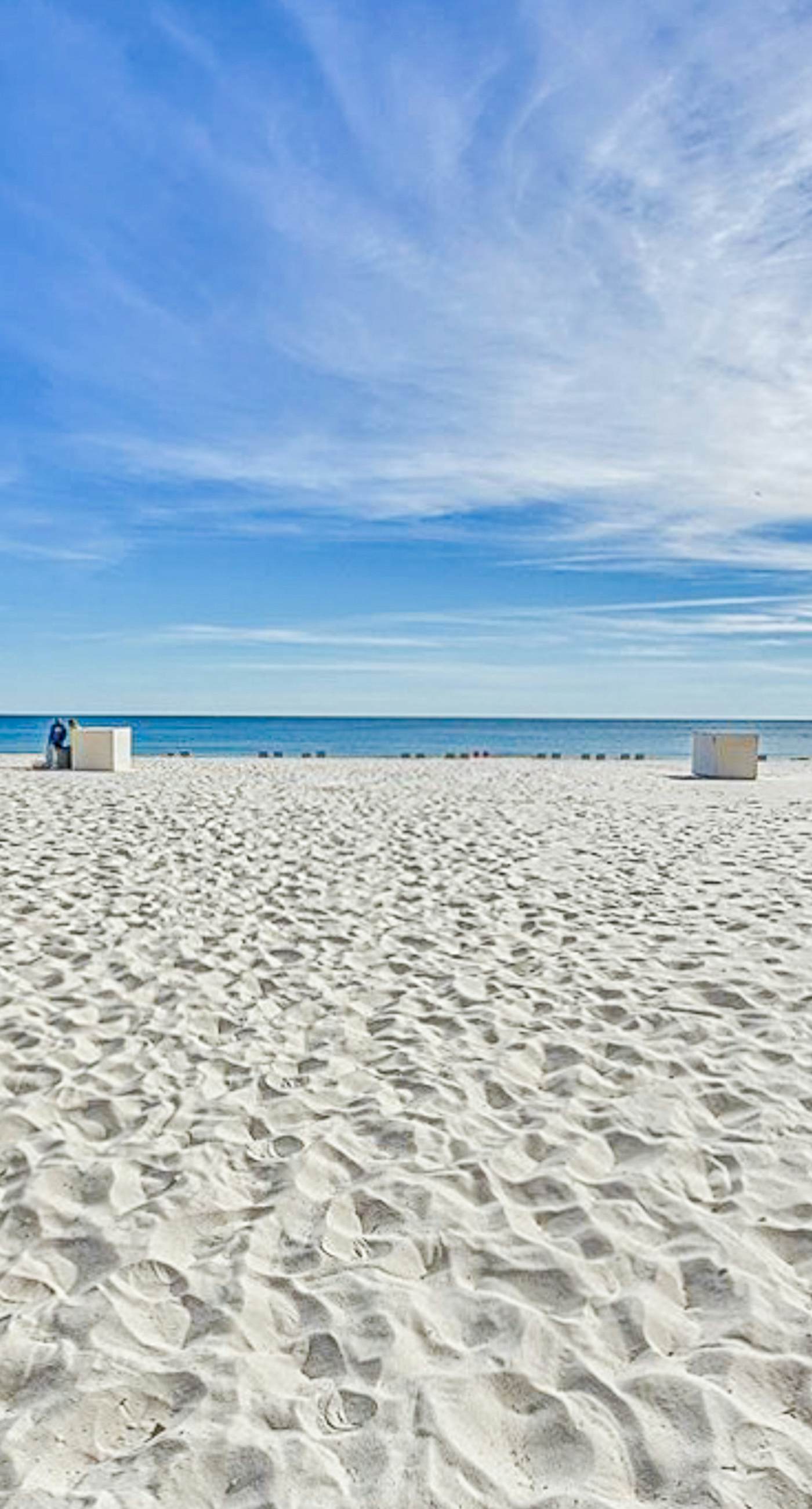 Well-Appointed Condo in Beachfront Luxury Resort with Shared Pool, Sauna, Balcony