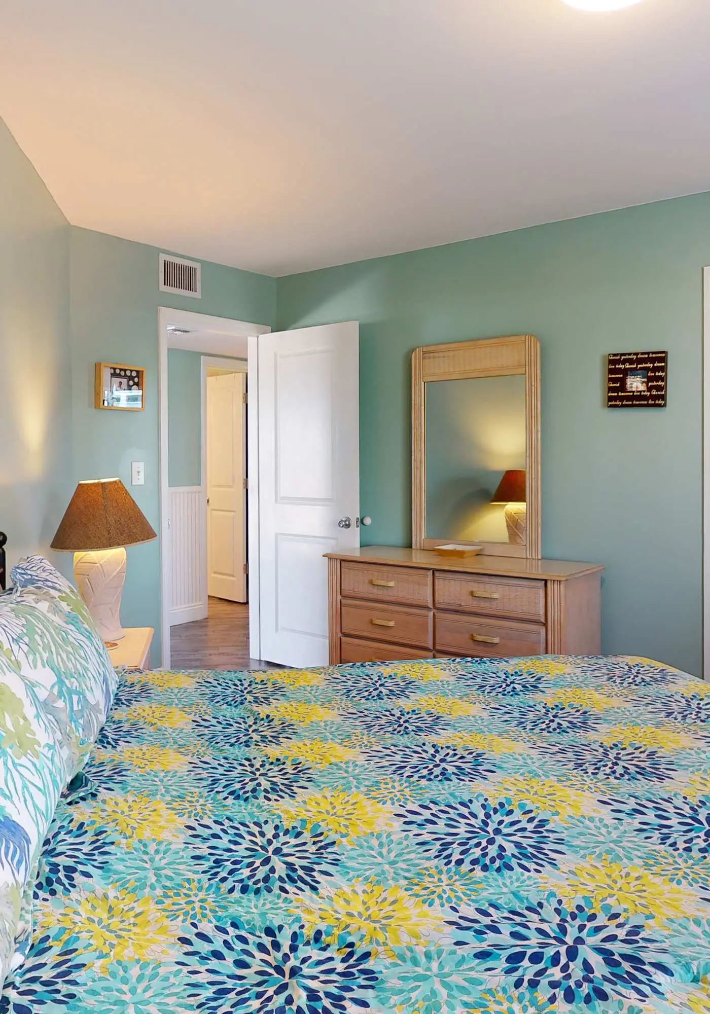 Waterfront Gulf Coast charmer with pool, hot tub & sauna