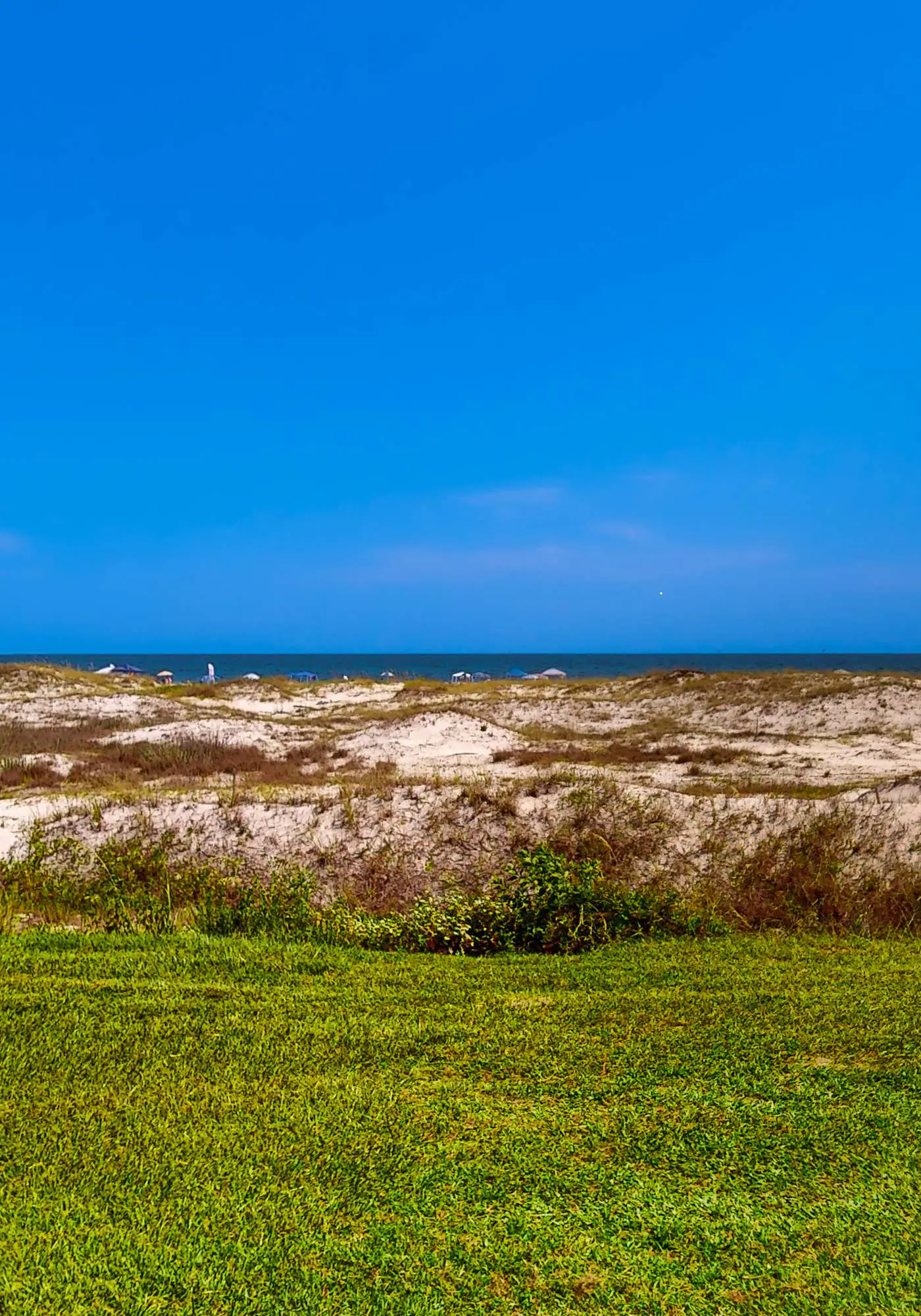 Waterfront Gulf Coast charmer with pool, hot tub & sauna