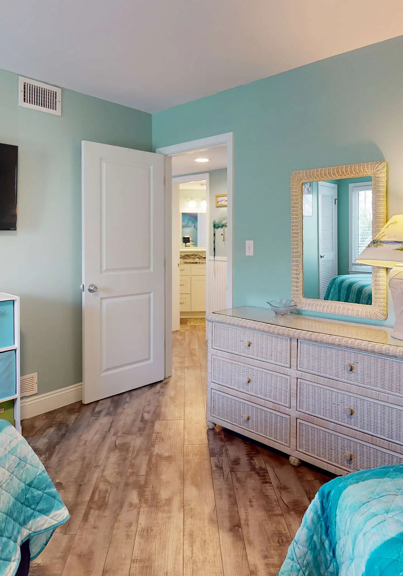 Waterfront Gulf Coast charmer with pool, hot tub & sauna