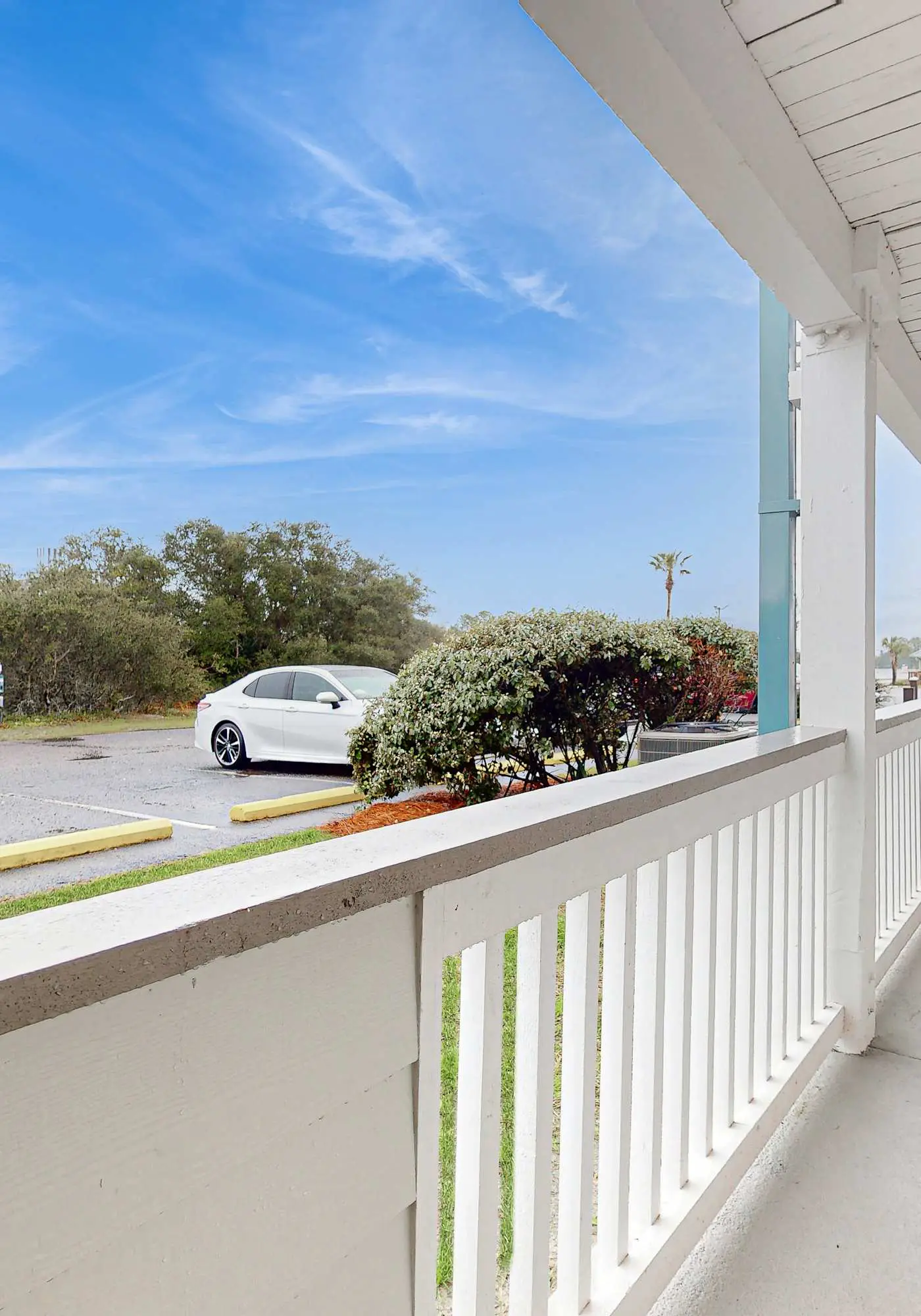 Modern studio with pools, sports courts, a gym & easy beach access