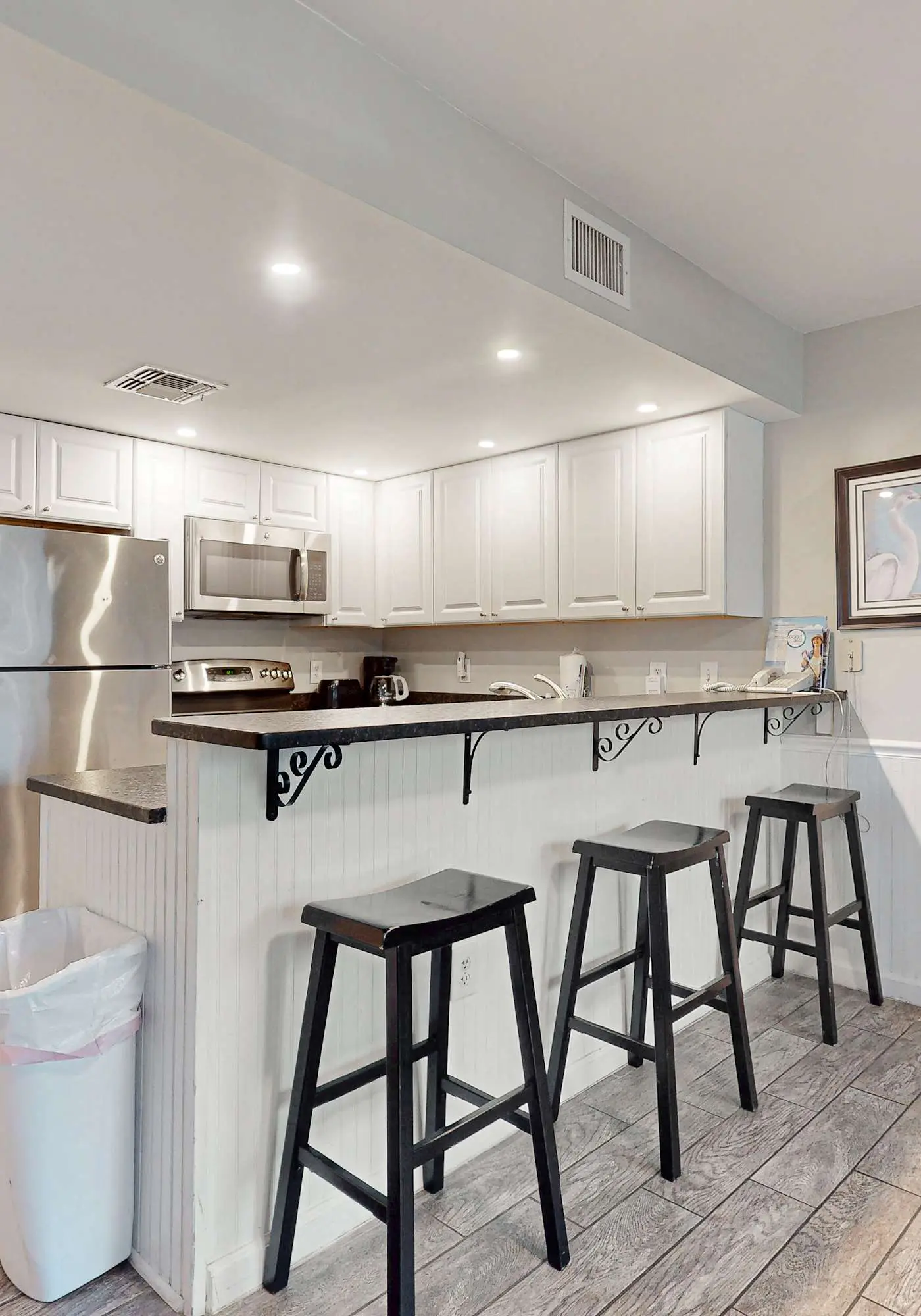 Modern studio with pools, sports courts, a gym & easy beach access