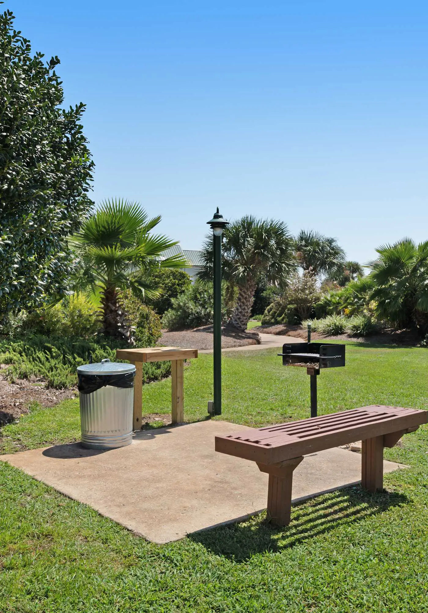 Modern studio with pools, sports courts, a gym & easy beach access