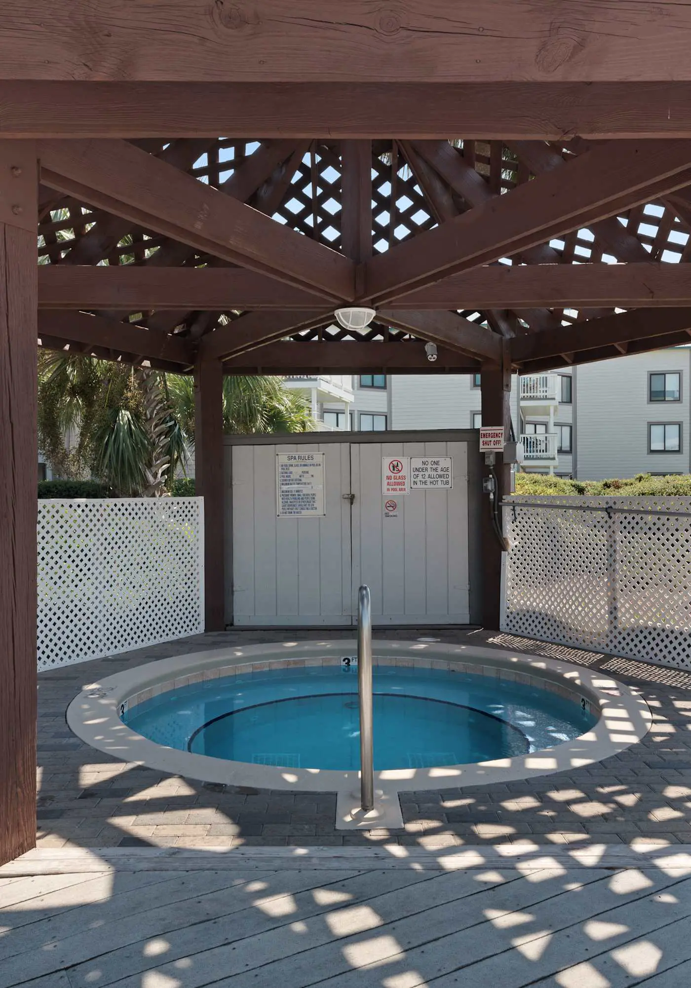 Modern studio with pools, sports courts, a gym & easy beach access