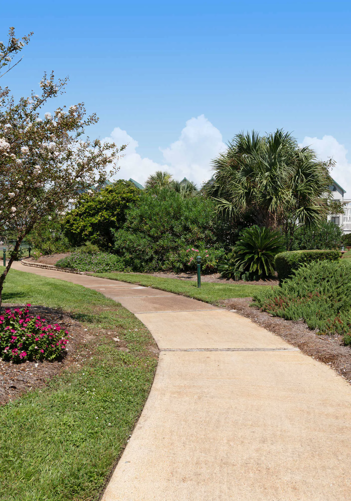 Modern studio with pools, sports courts, a gym & easy beach access