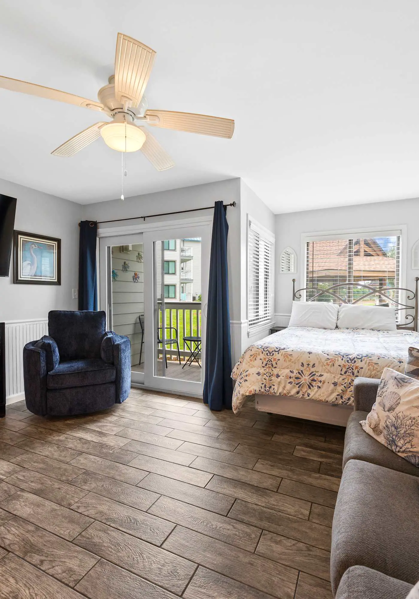 Modern studio with pools, sports courts, a gym & easy beach access