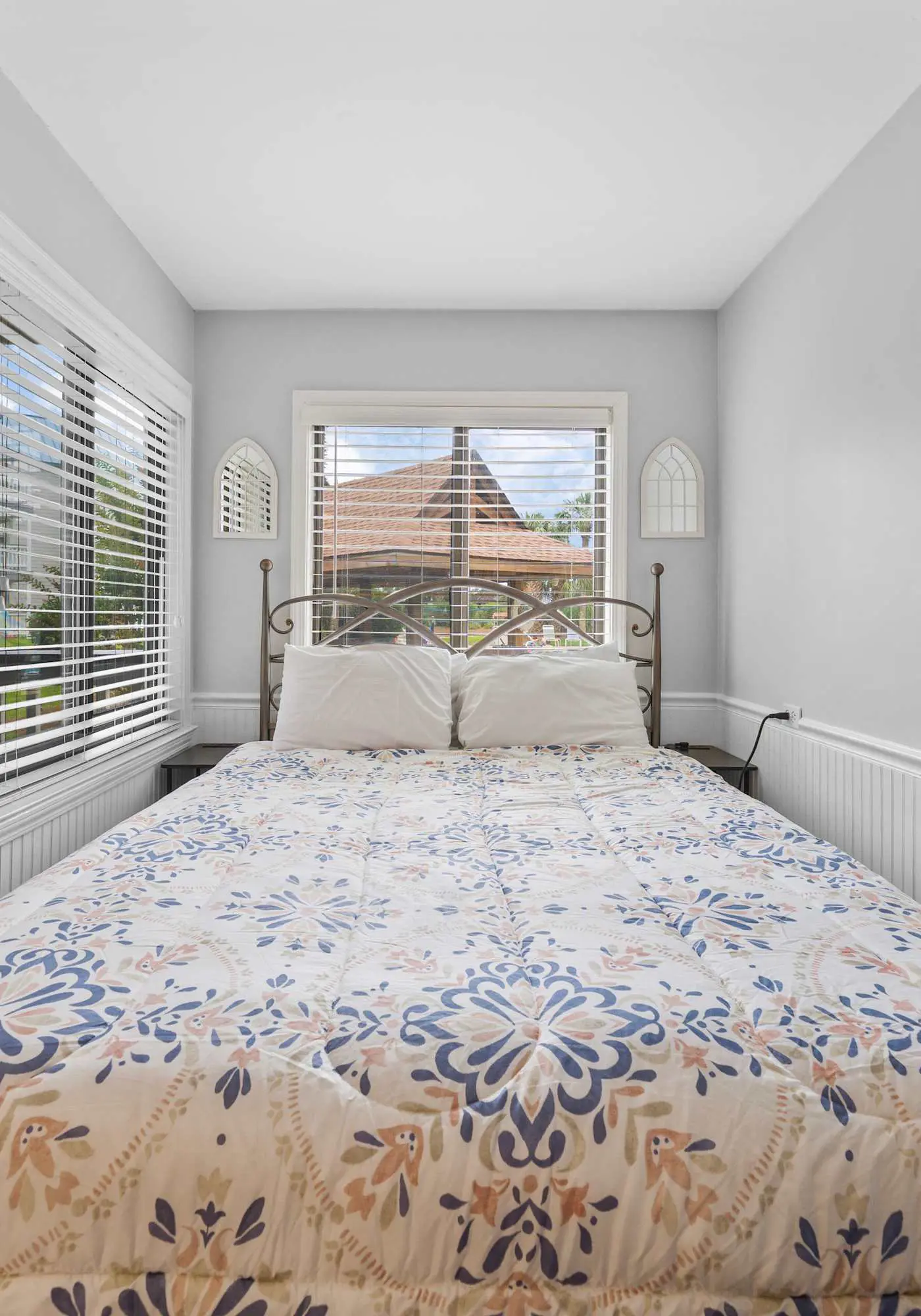 Modern studio with pools, sports courts, a gym & easy beach access