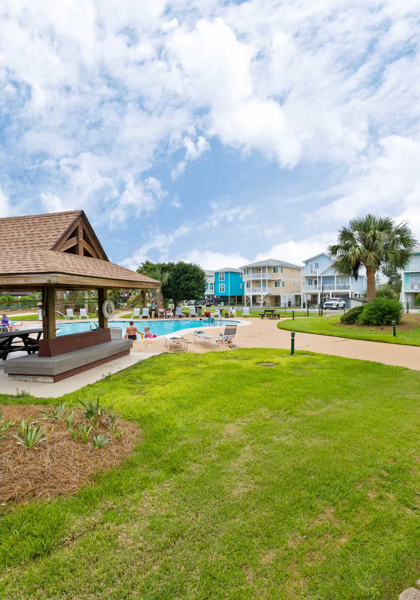 Modern studio with pools, sports courts, a gym & easy beach access