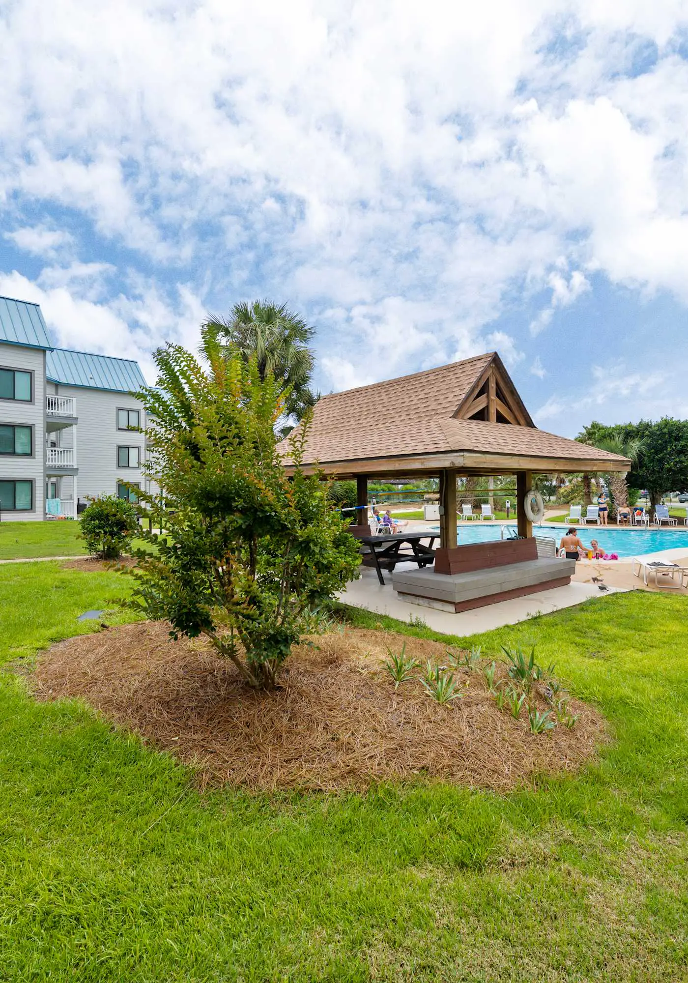 Modern studio with pools, sports courts, a gym & easy beach access