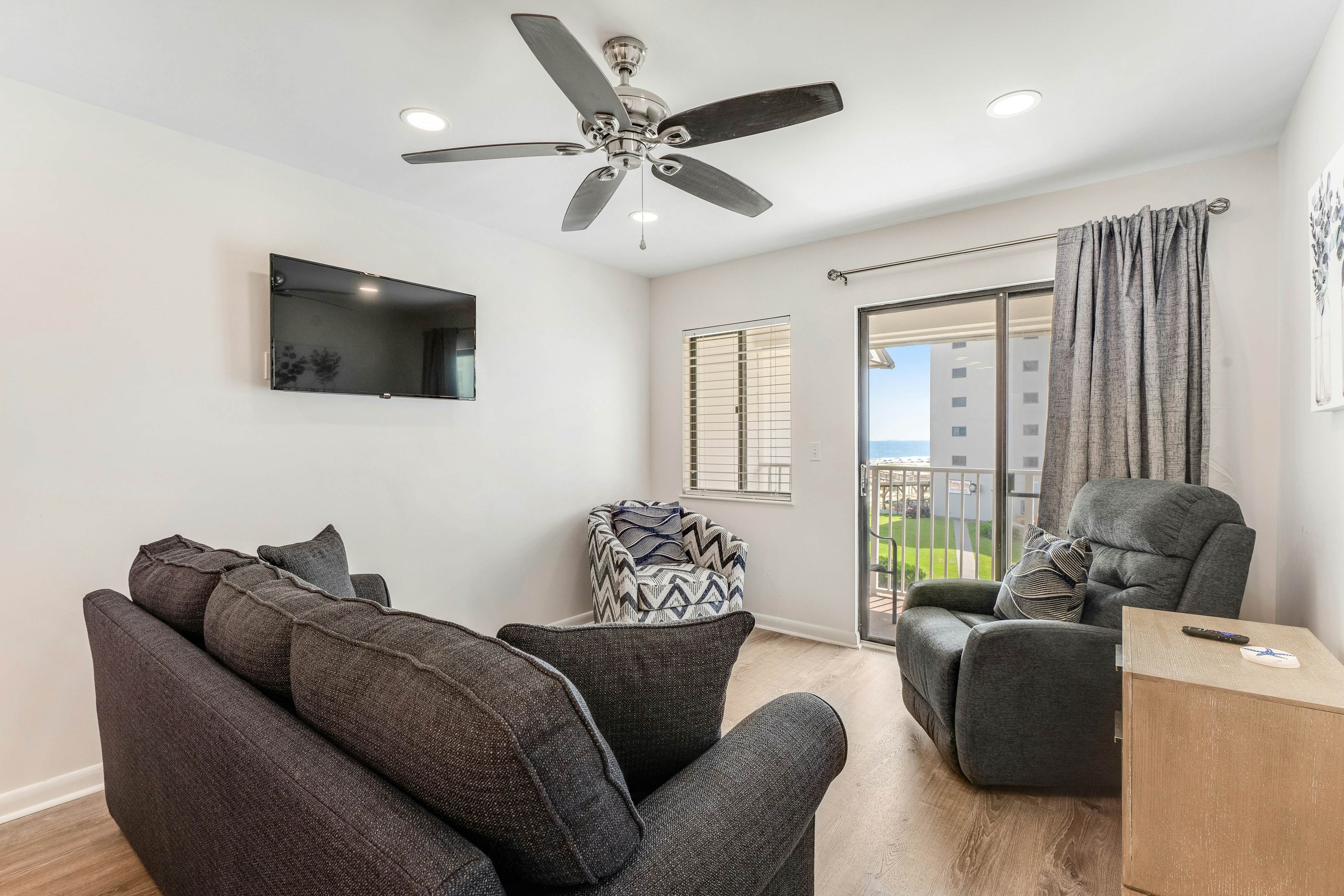 Beach-view retreat with shared gym, pool, and beach access