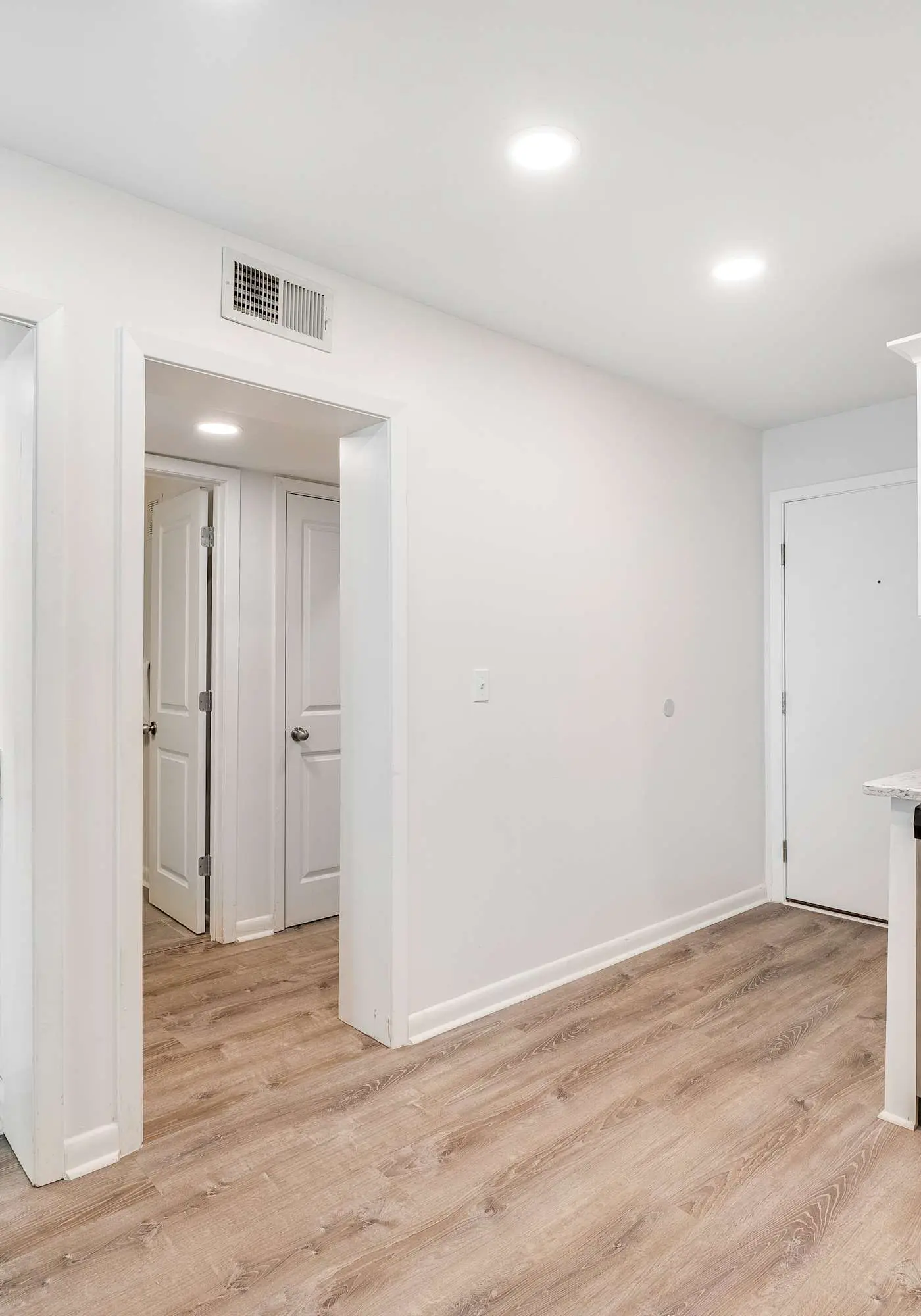 Beach-view retreat with shared gym, pool, and beach access