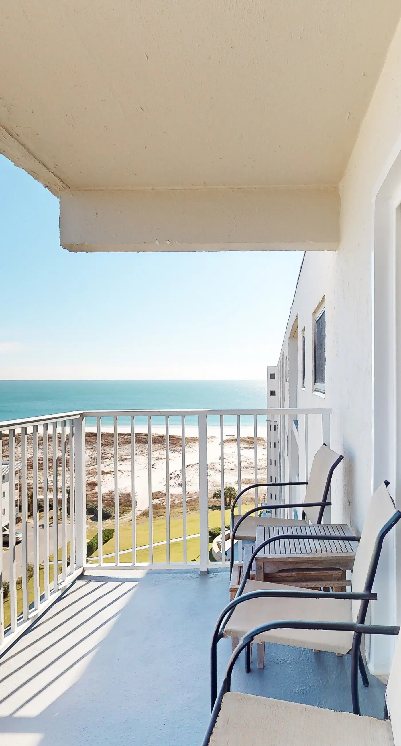 Plantation Dunes condo with Gulf views, pool, hot tubs & gym - walk to beach