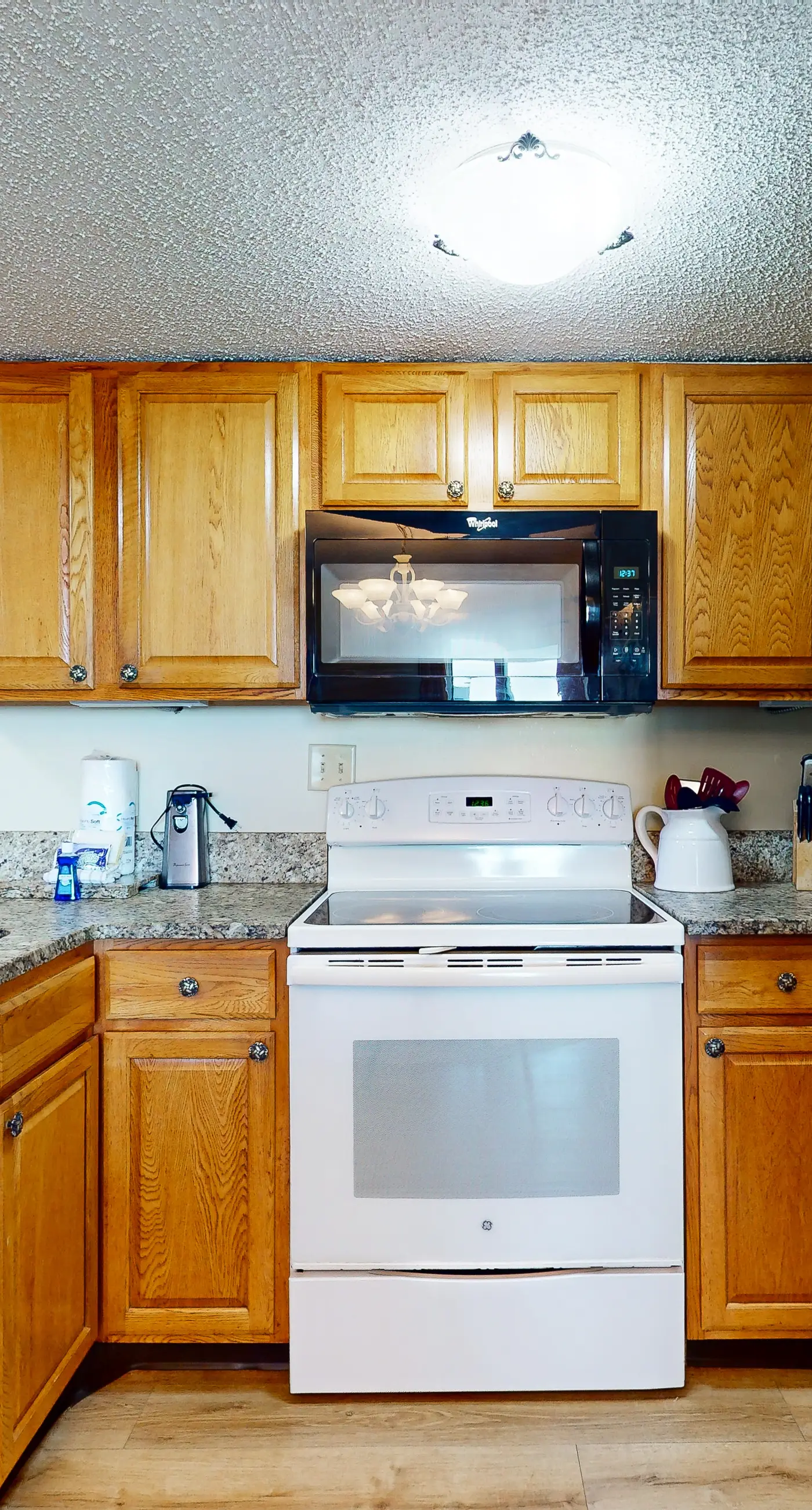 Plantation Dunes condo with Gulf views, pool, hot tubs & gym - walk to beach