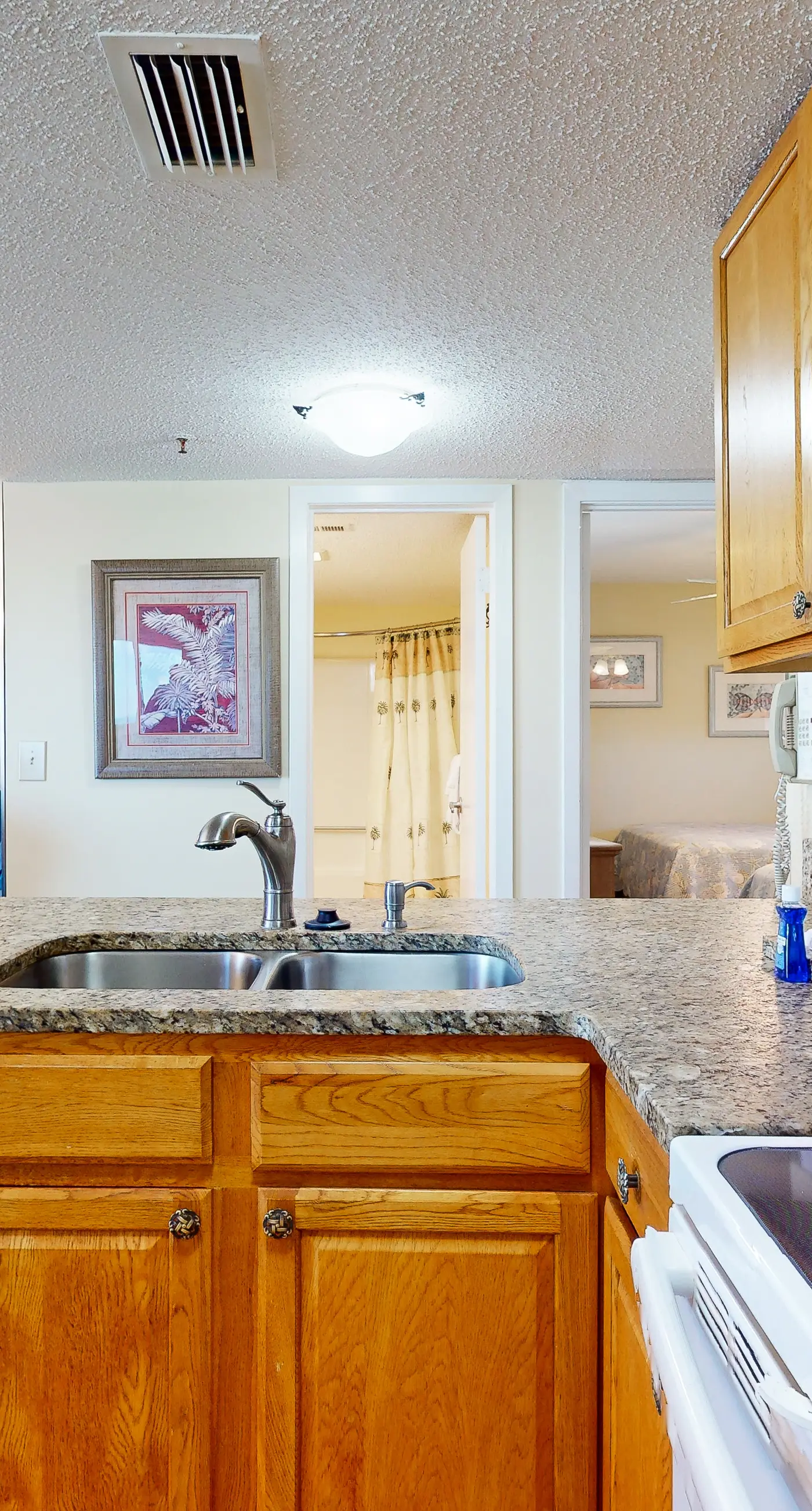 Plantation Dunes condo with Gulf views, pool, hot tubs & gym - walk to beach