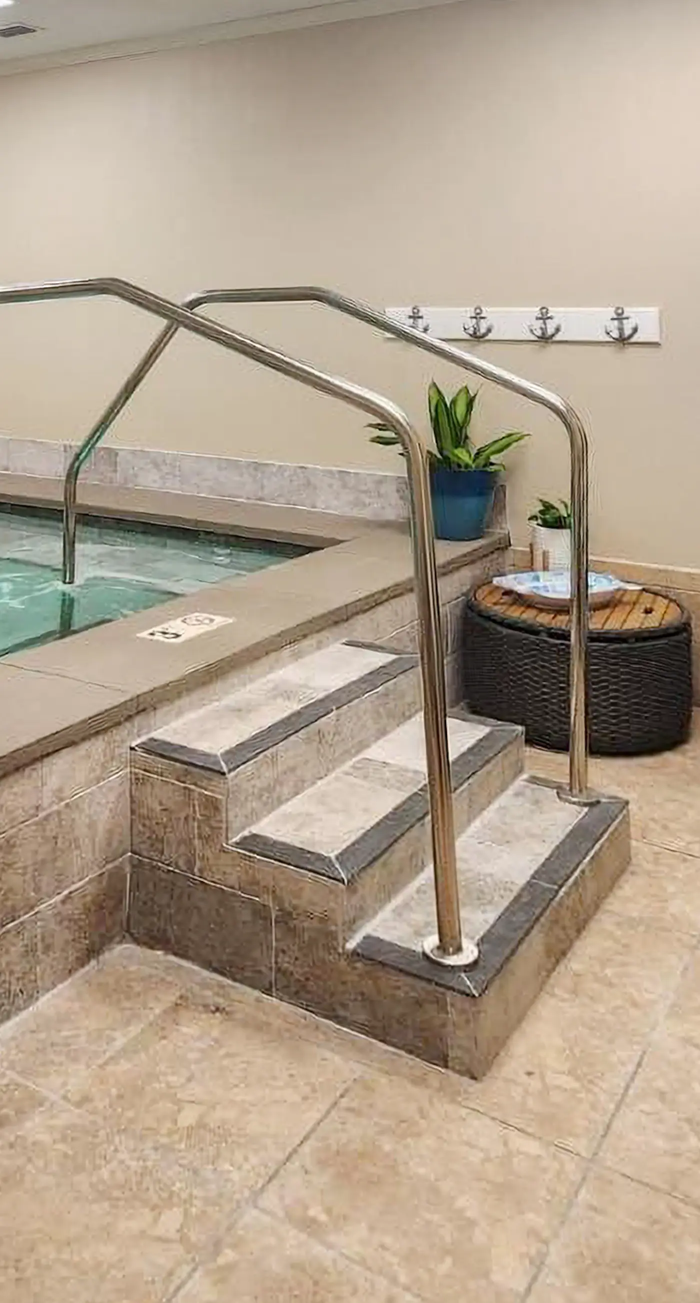 Plantation Dunes condo with Gulf views, pool, hot tubs & gym - walk to beach