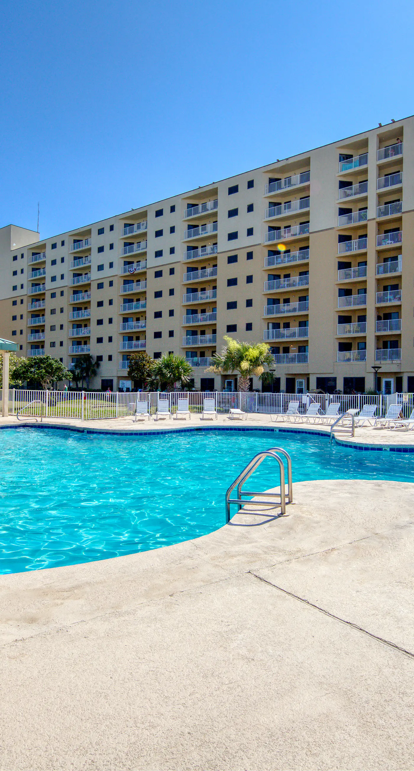 Plantation Dunes condo with Gulf views, pool, hot tubs & gym - walk to beach