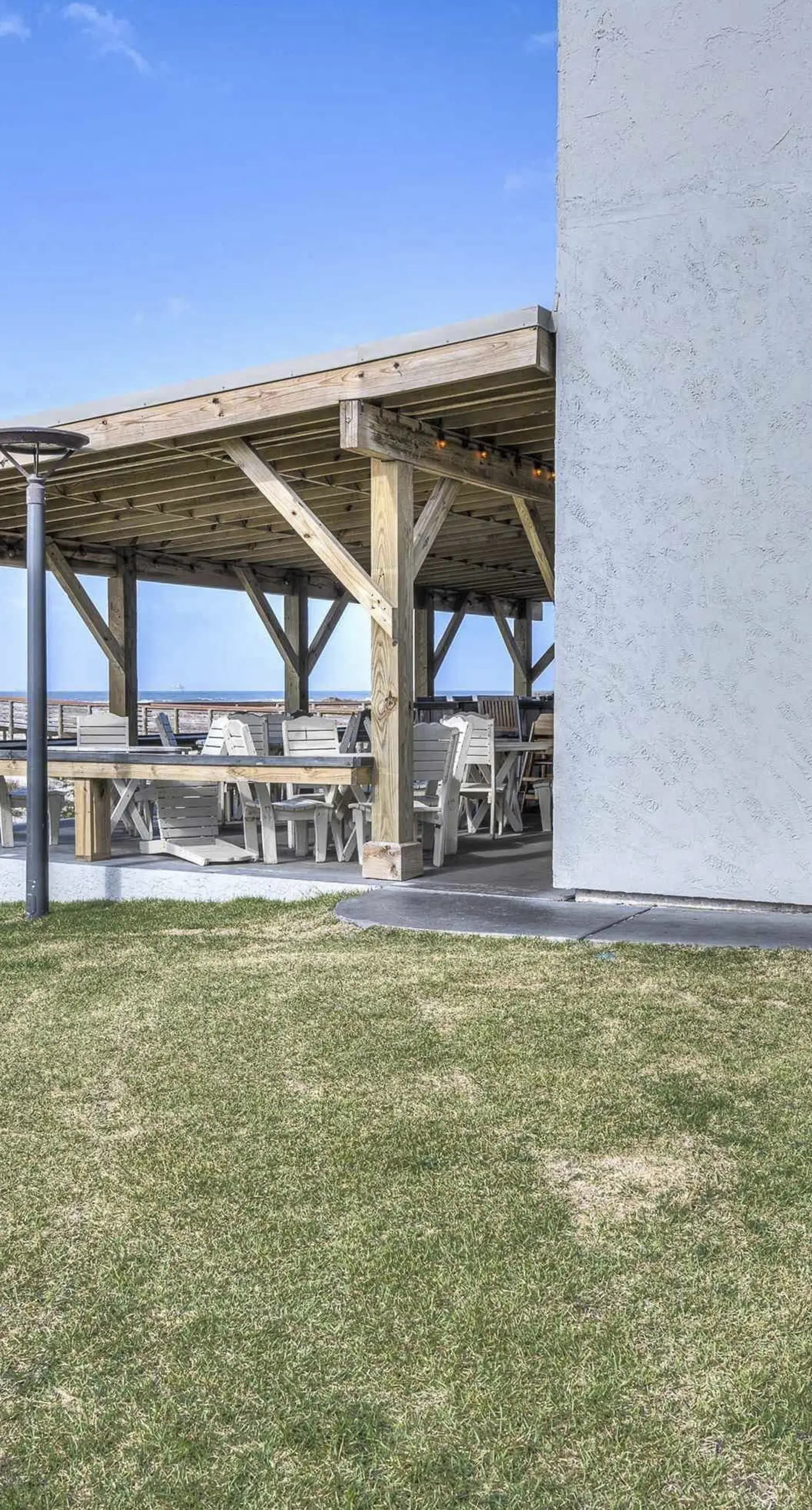 Plantation Dunes condo with Gulf views, pool, hot tubs & gym - walk to beach